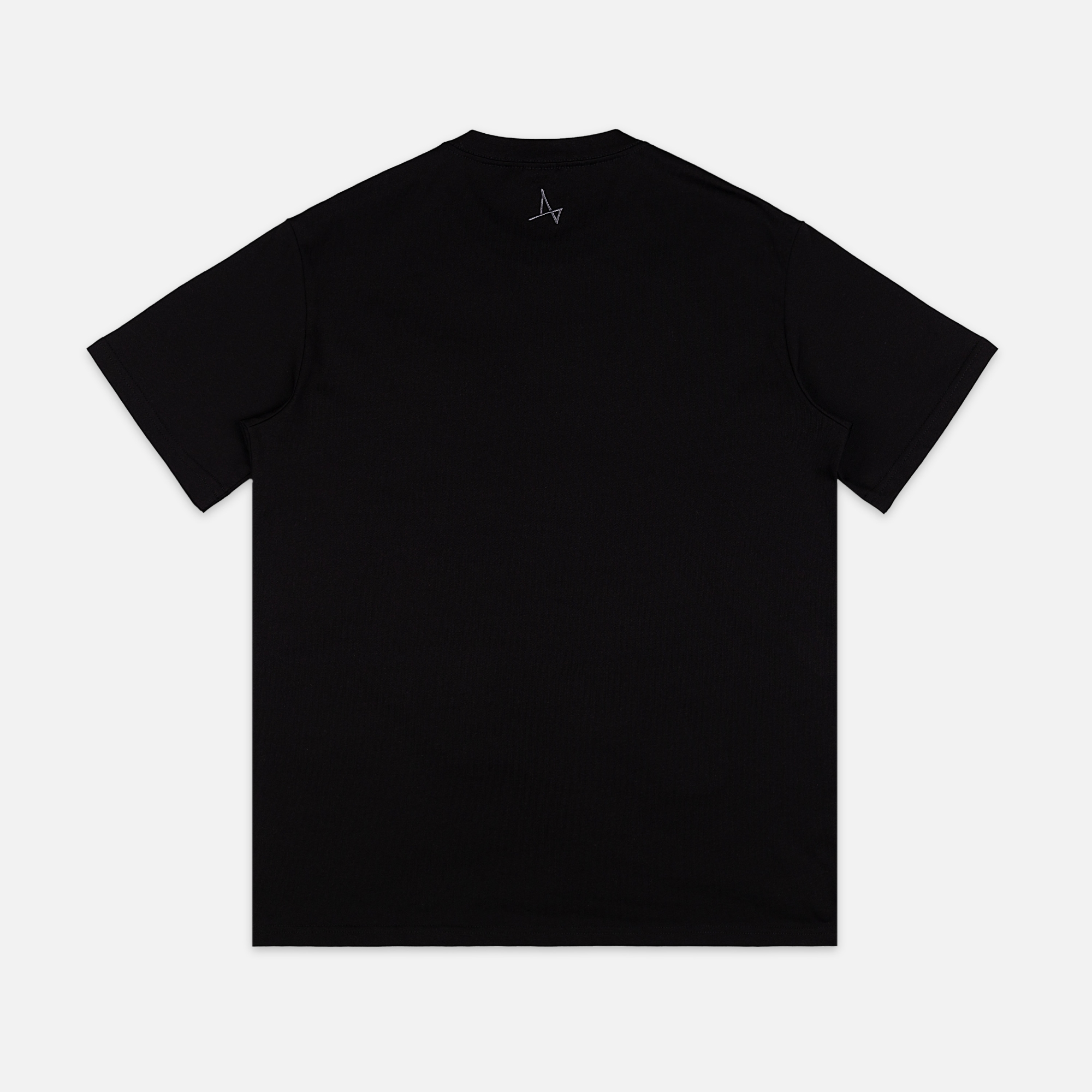 Футболка с вышивкой