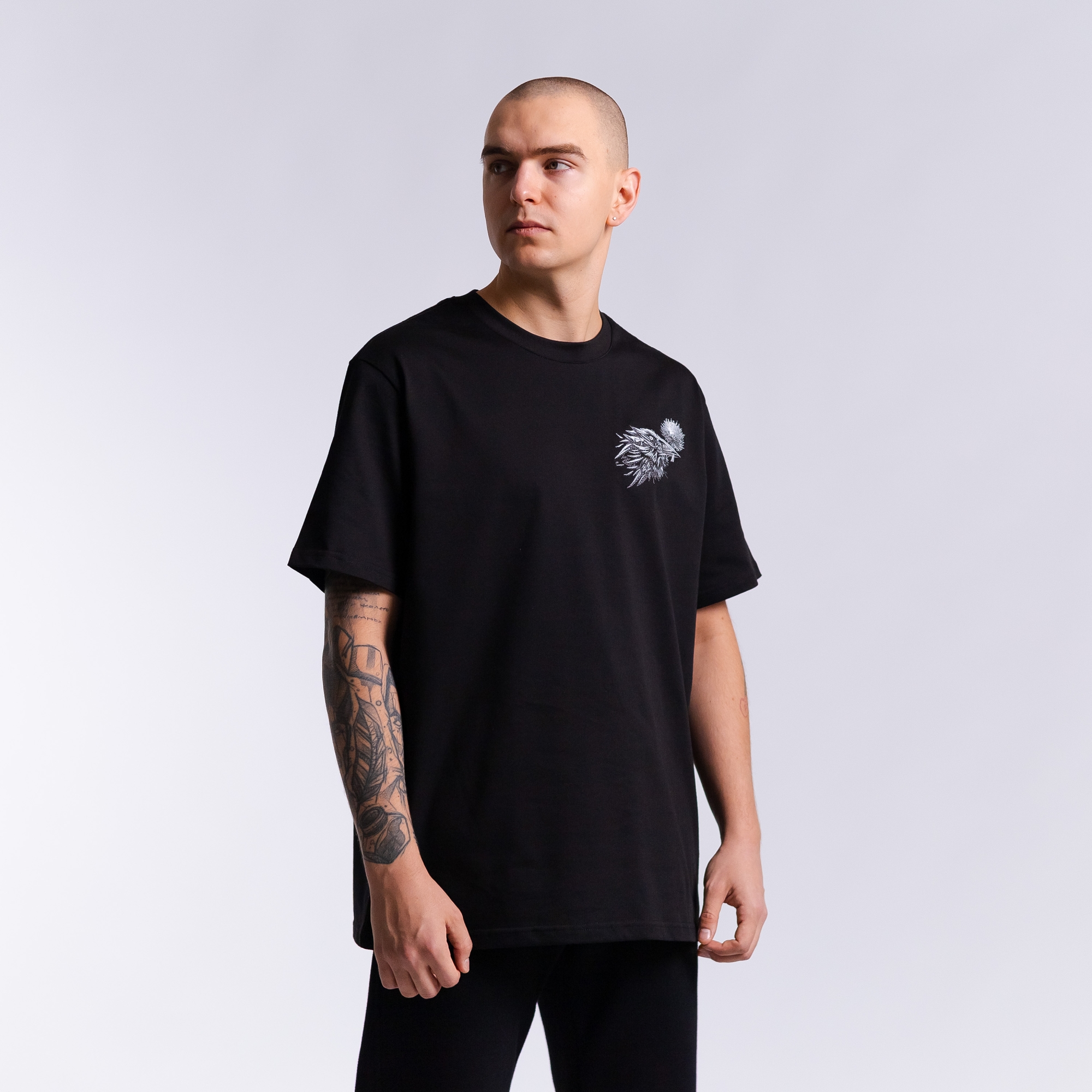 Футболка с вышивкой