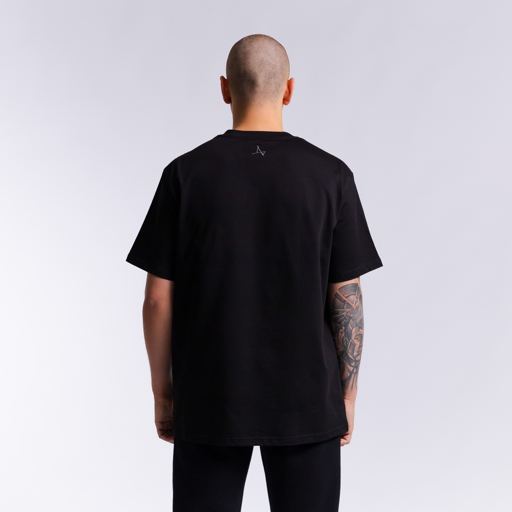 Футболка с вышивкой