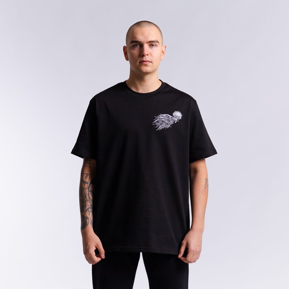 Футболка с вышивкой