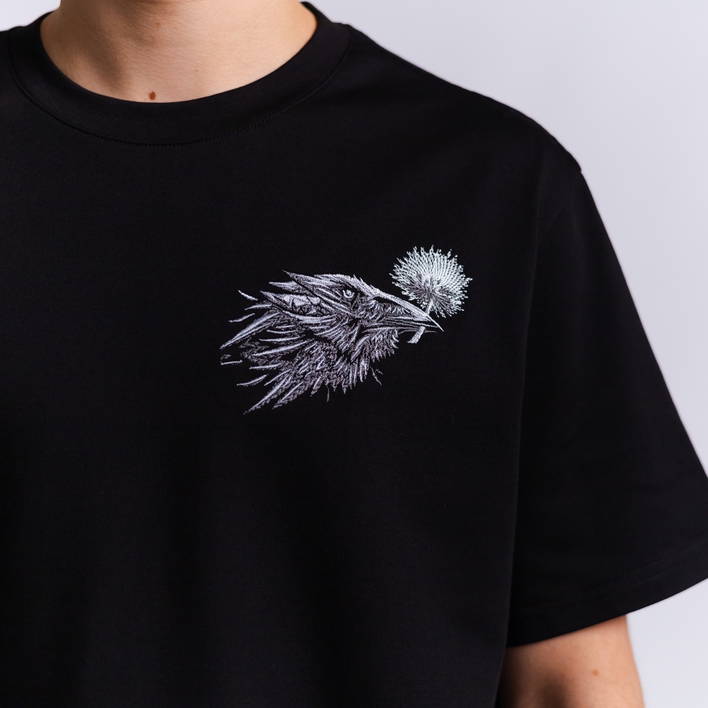 Футболка с вышивкой