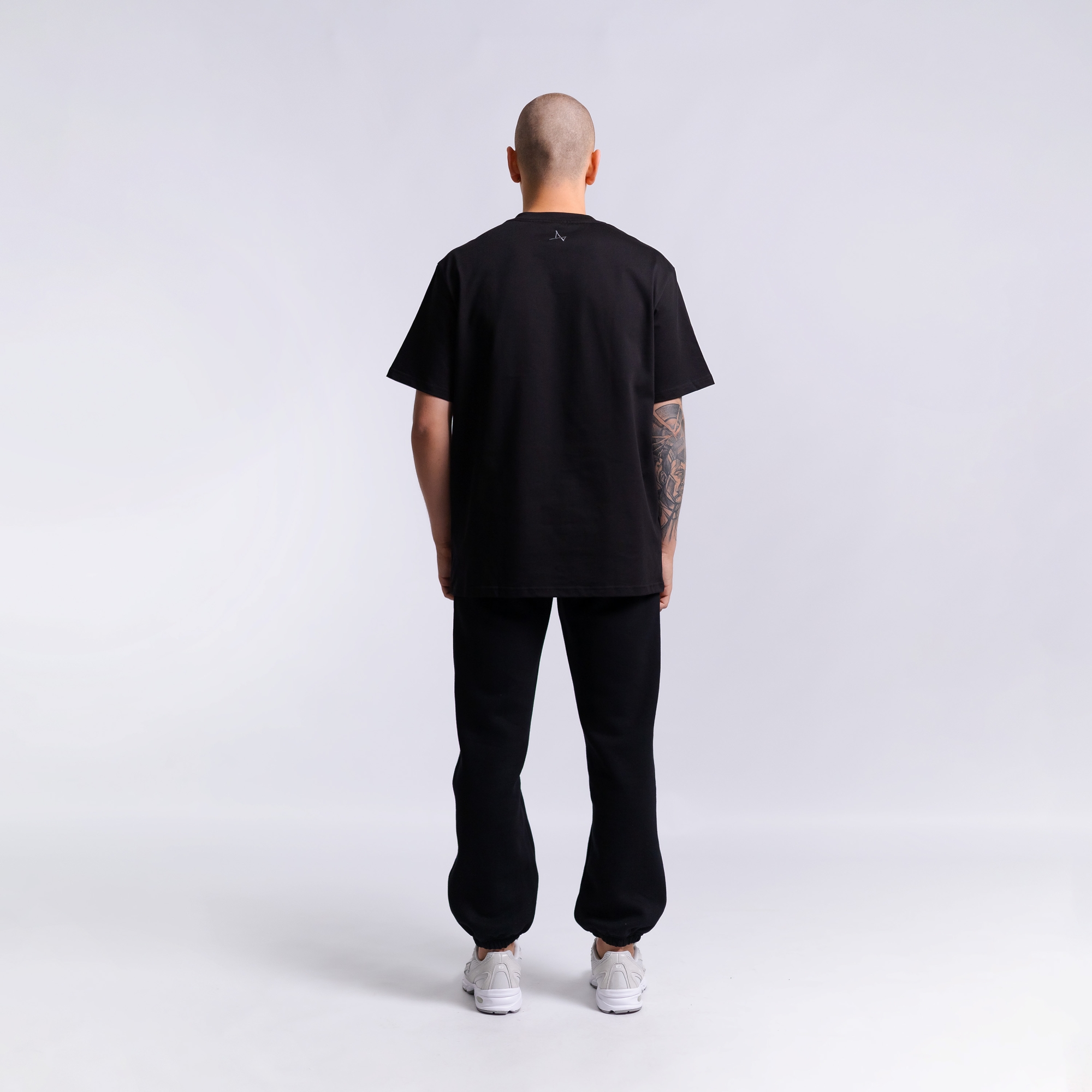 Футболка с вышивкой