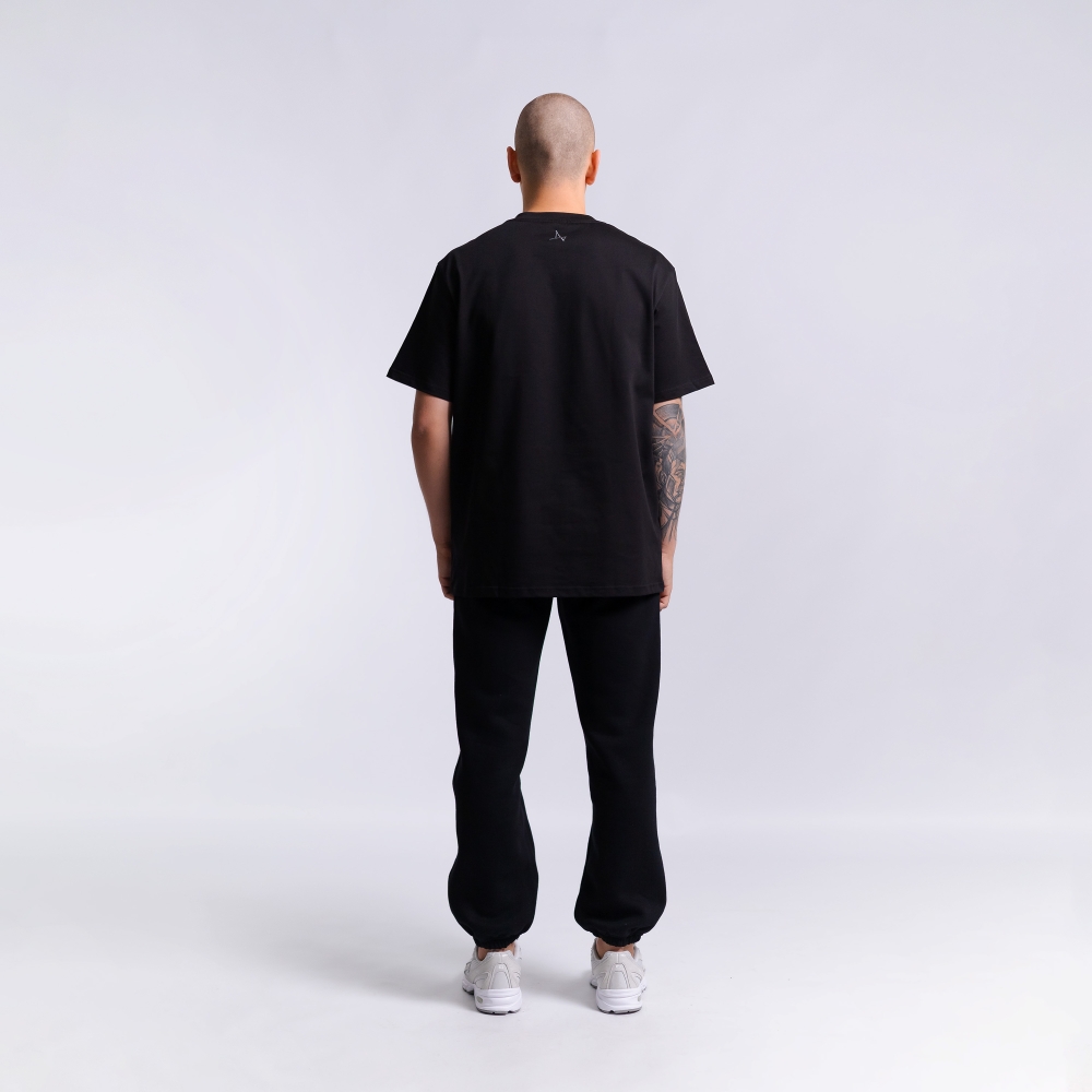 Футболка с вышивкой