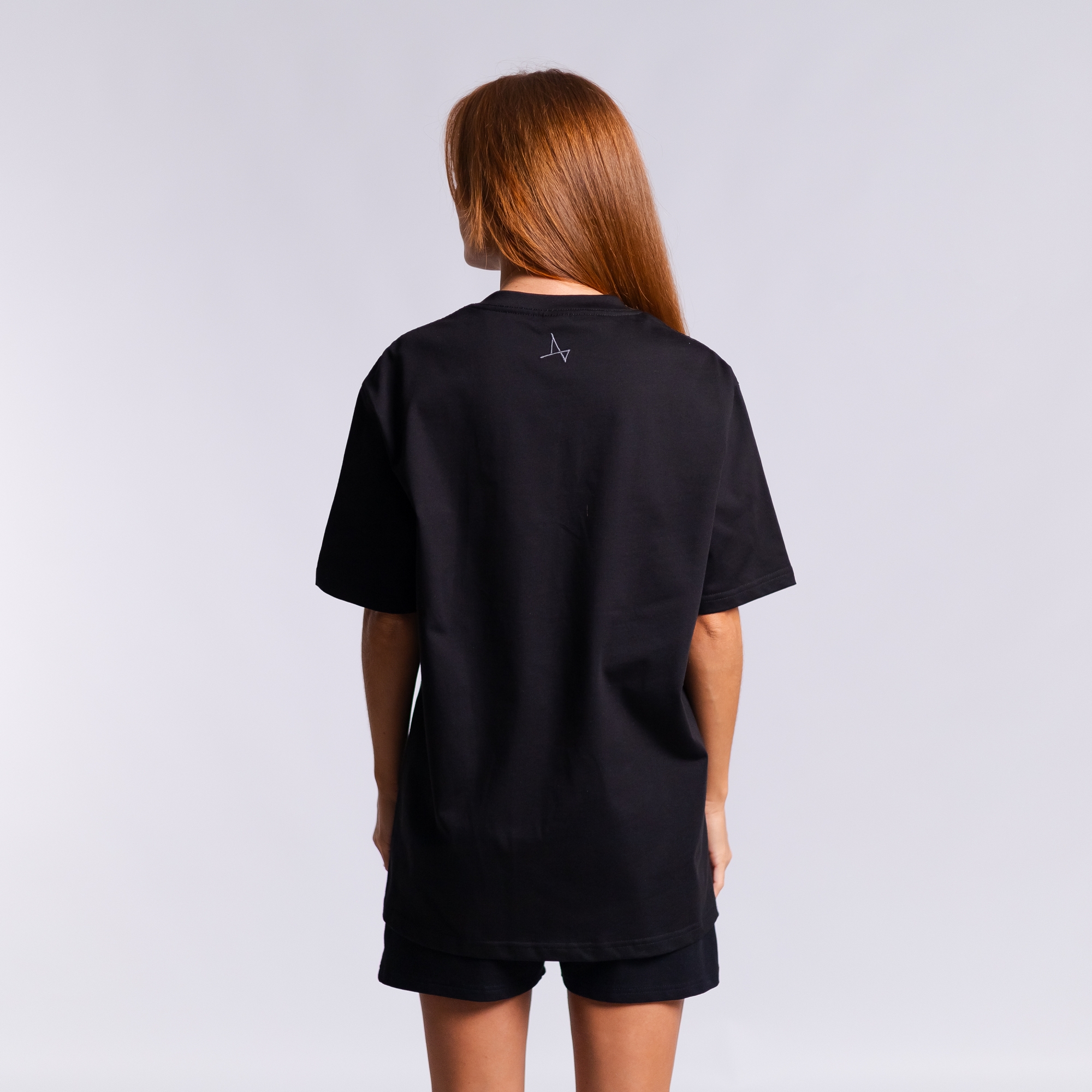 Футболка с вышивкой