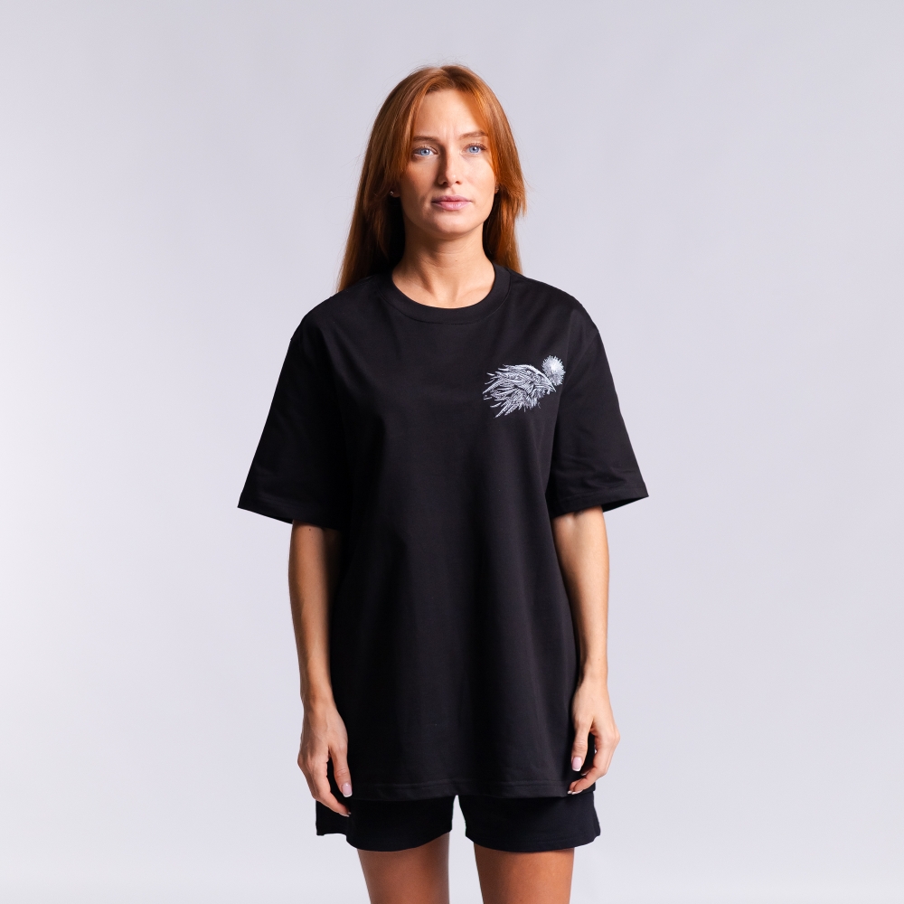 Футболка с вышивкой