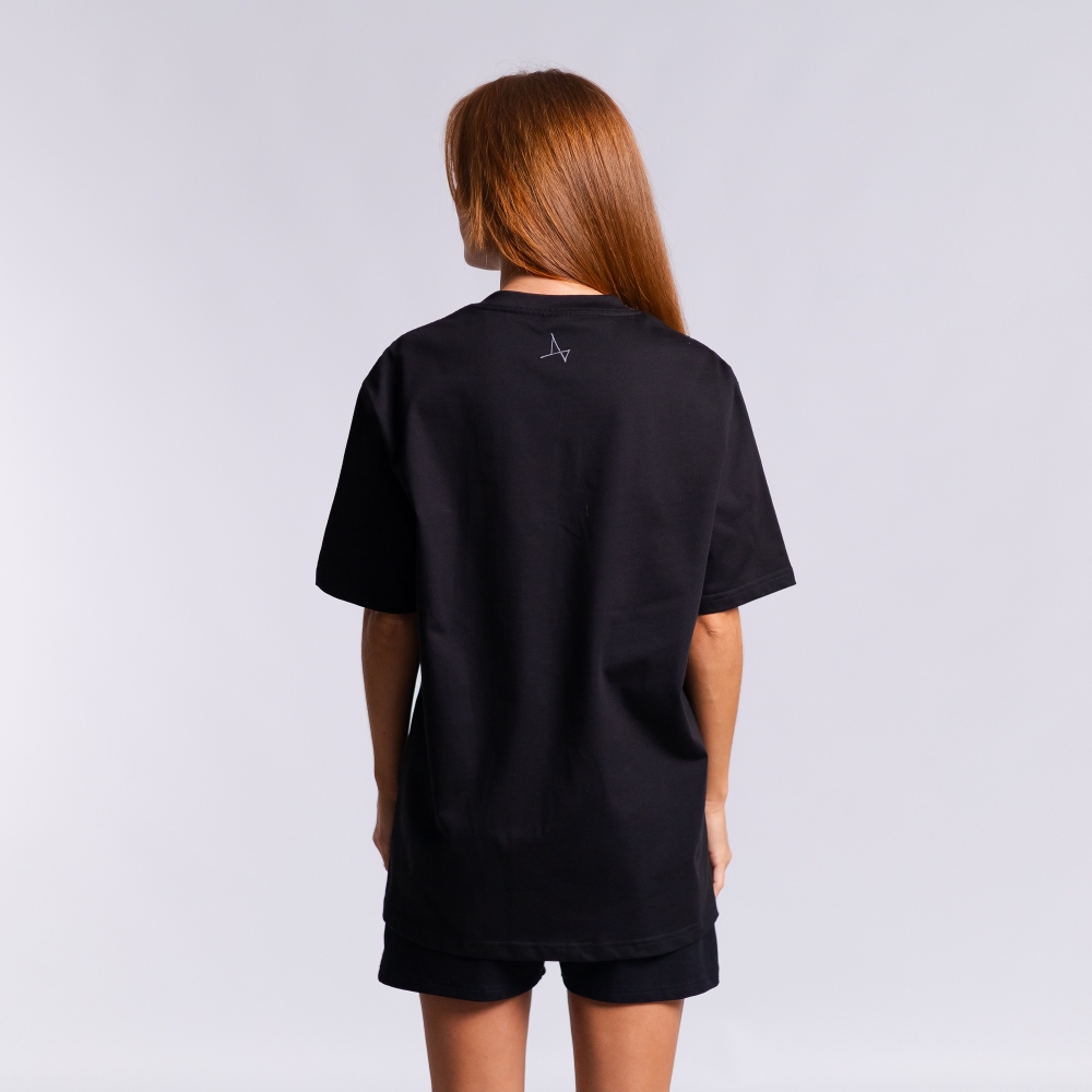 Футболка с вышивкой