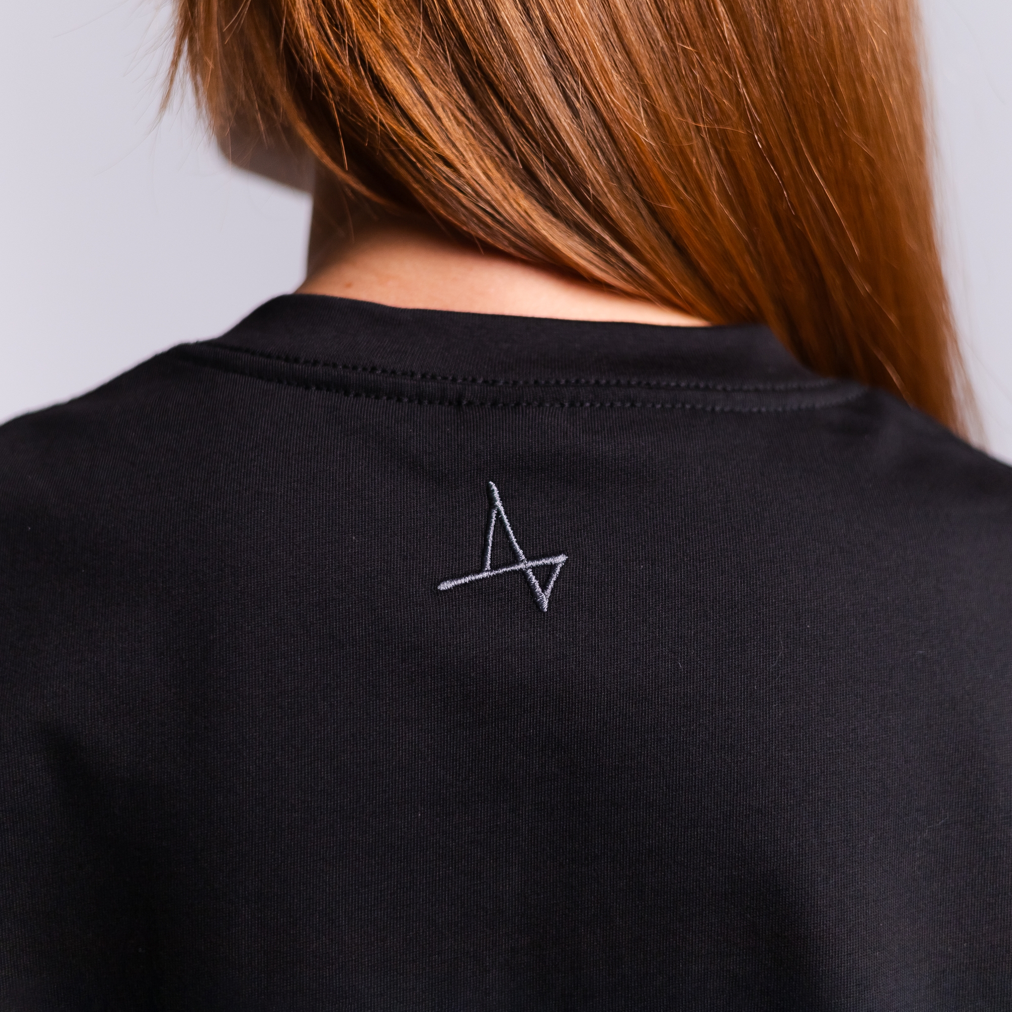 Футболка с вышивкой