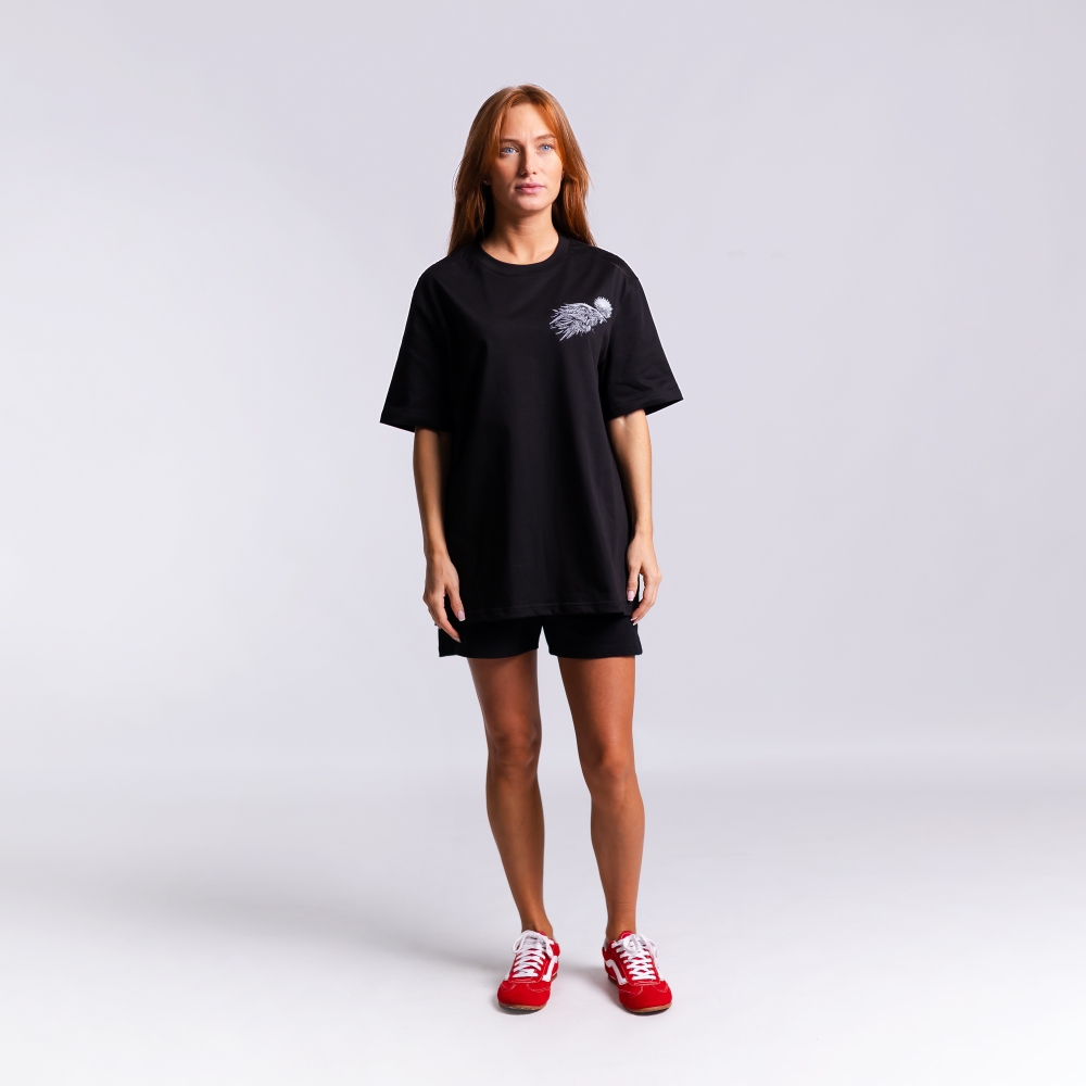 Футболка с вышивкой