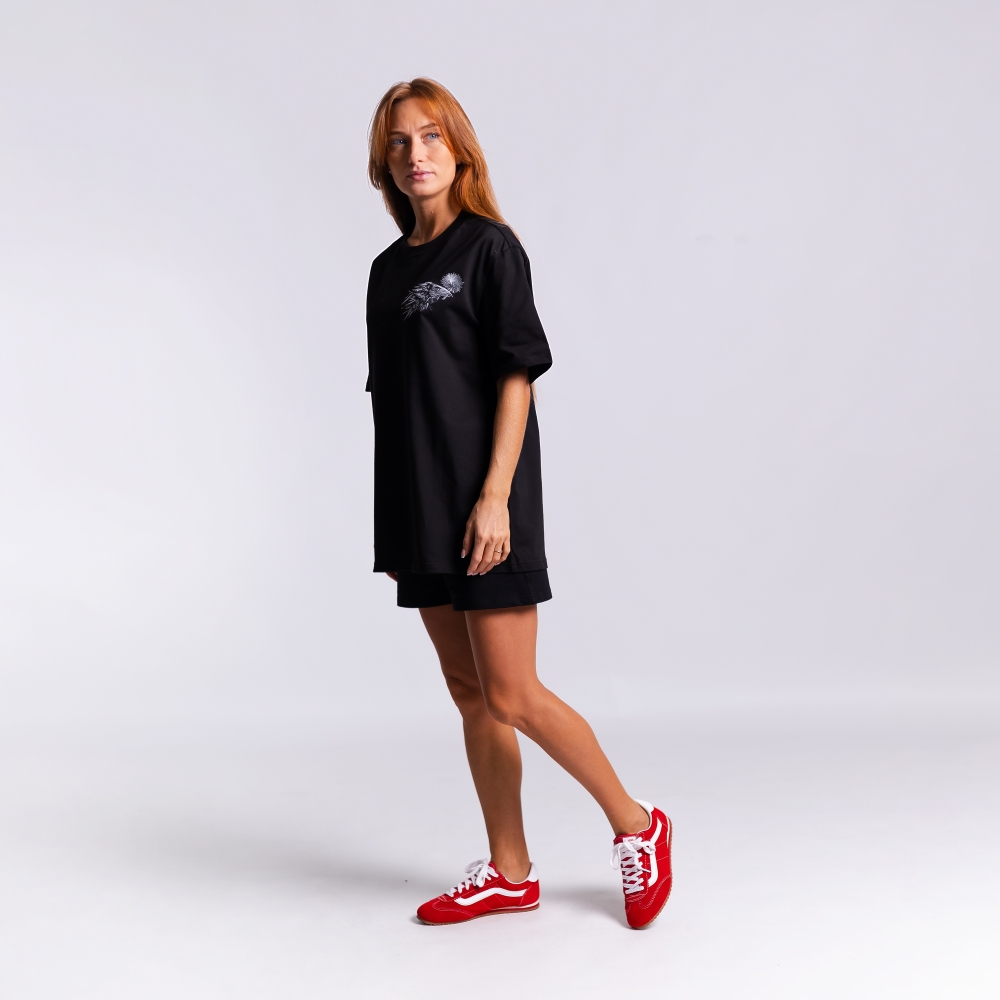 Футболка с вышивкой