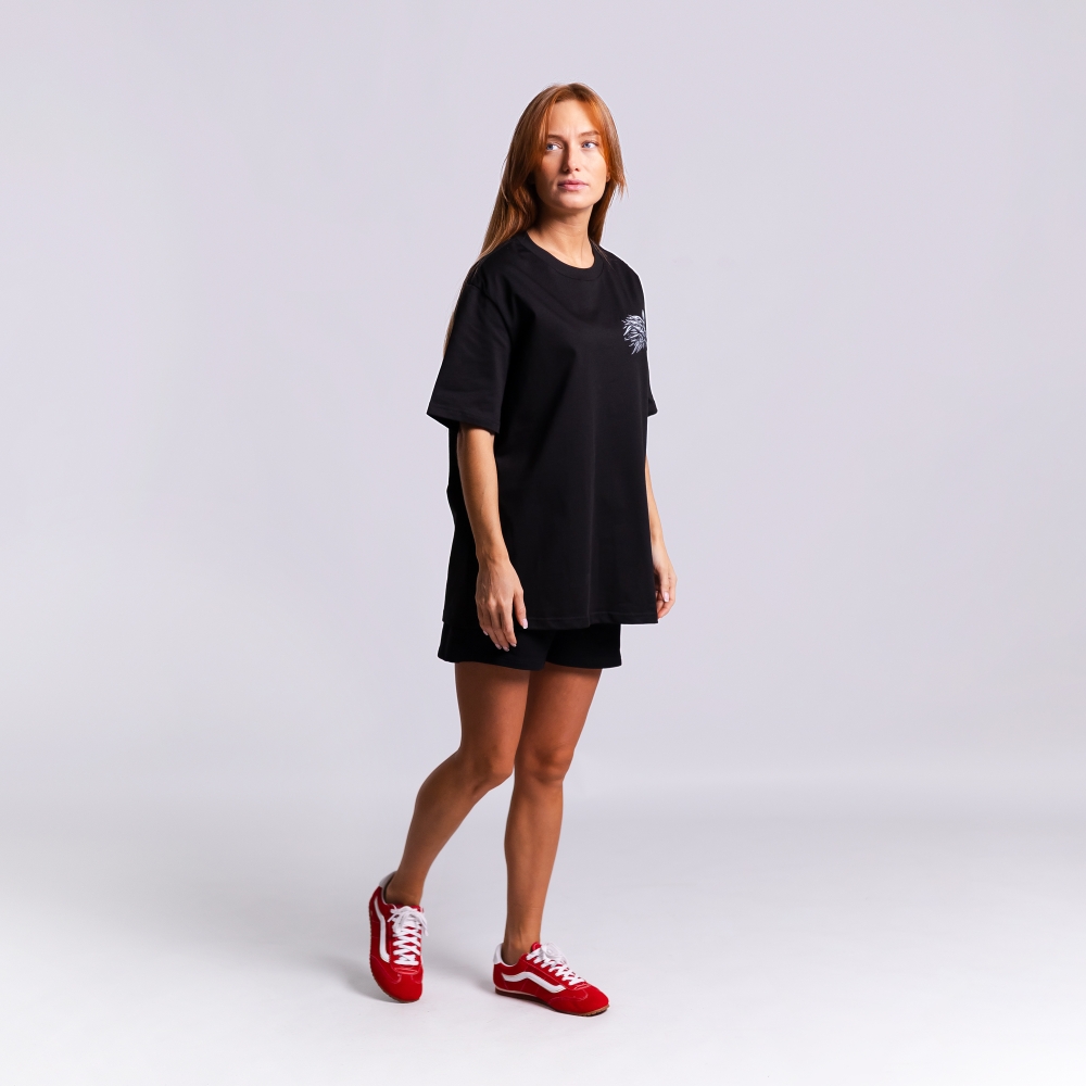 Футболка с вышивкой