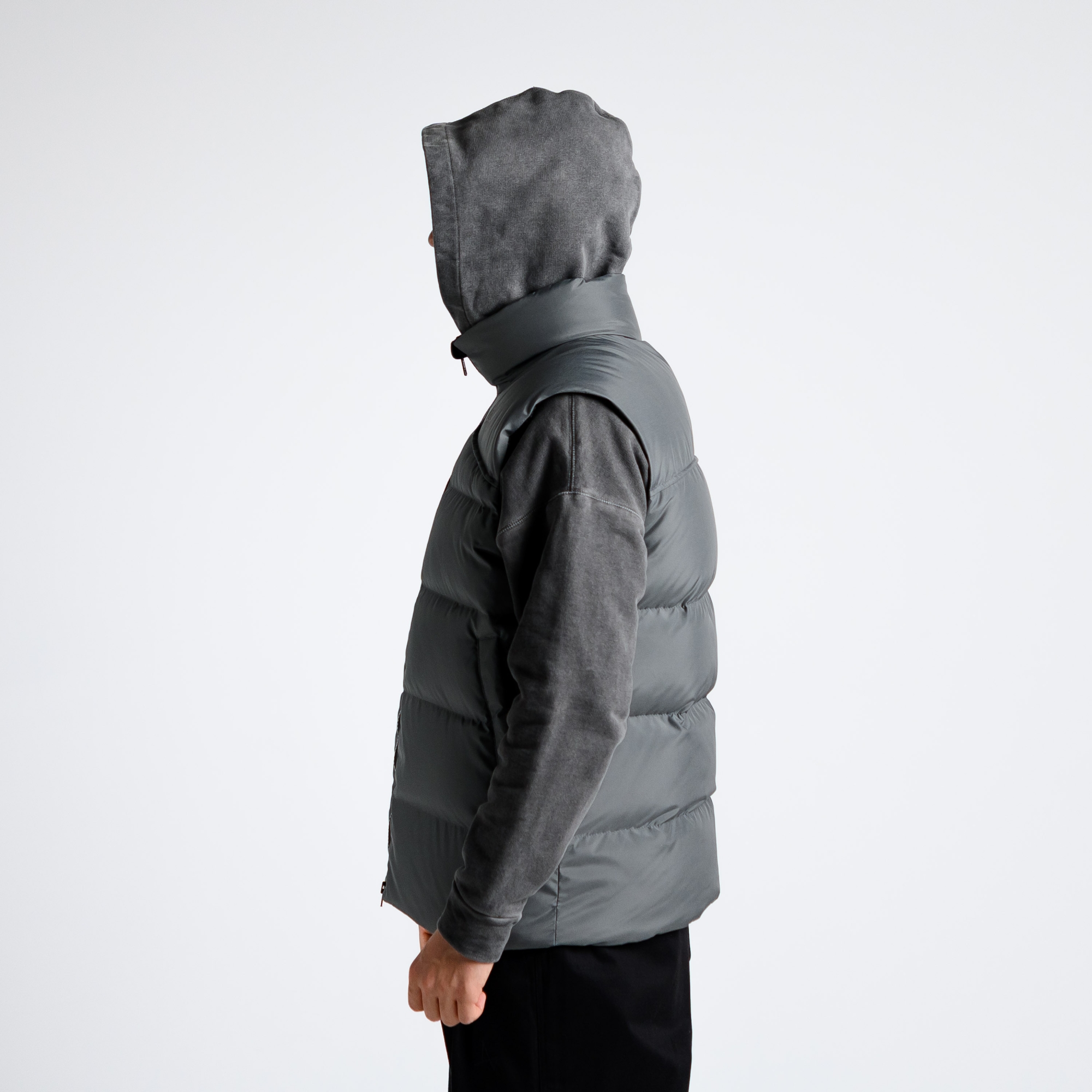 Жилет пуховой Simple