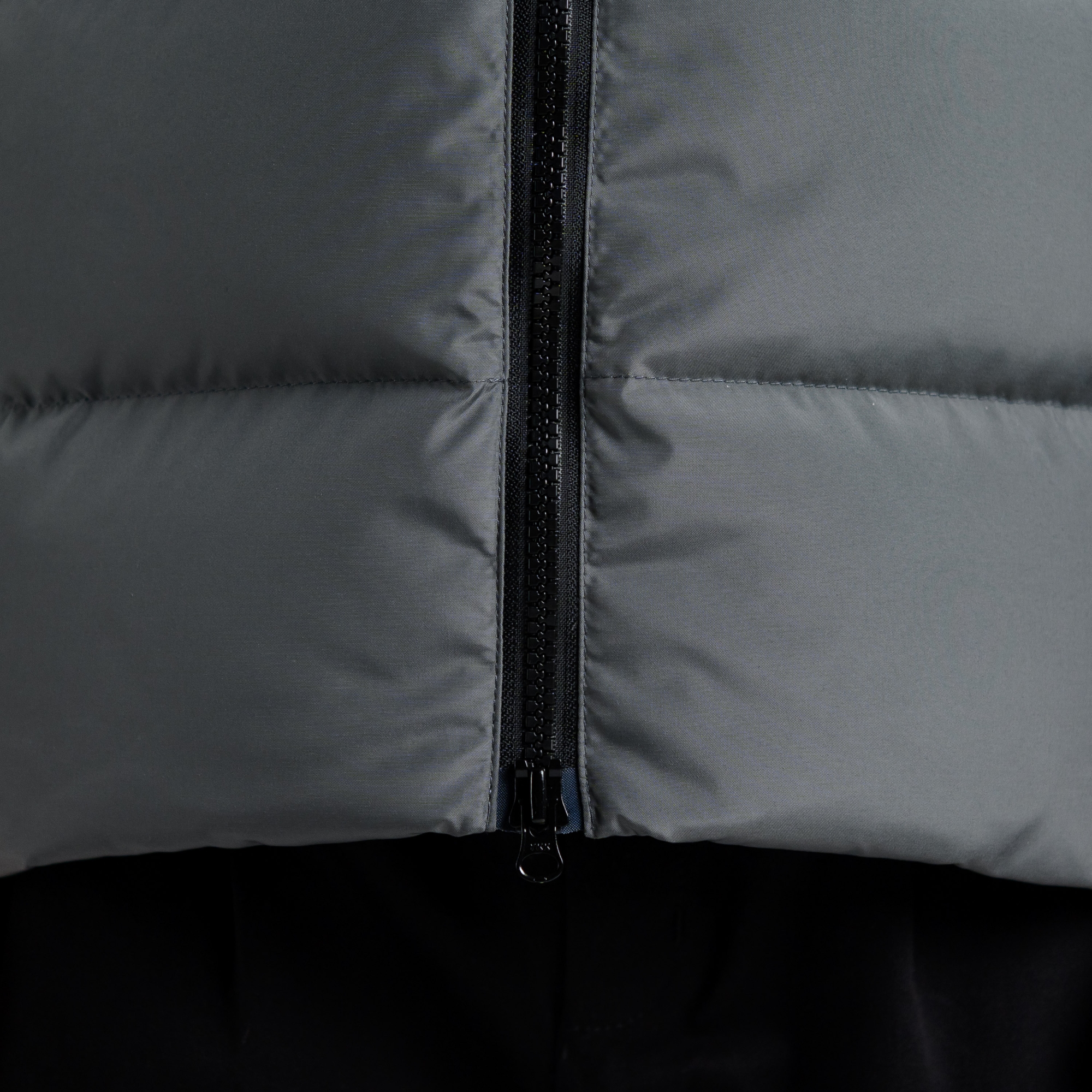 Жилет пуховой Simple