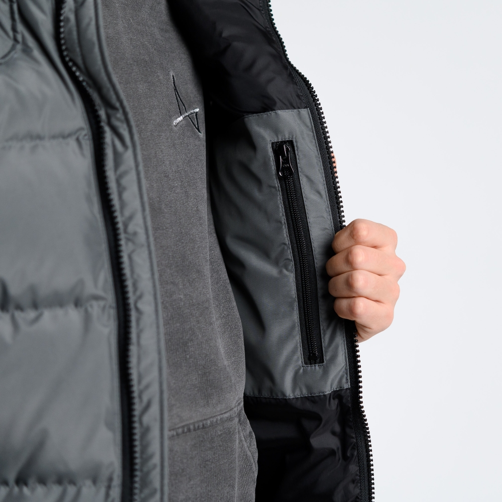 Жилет пуховой Simple