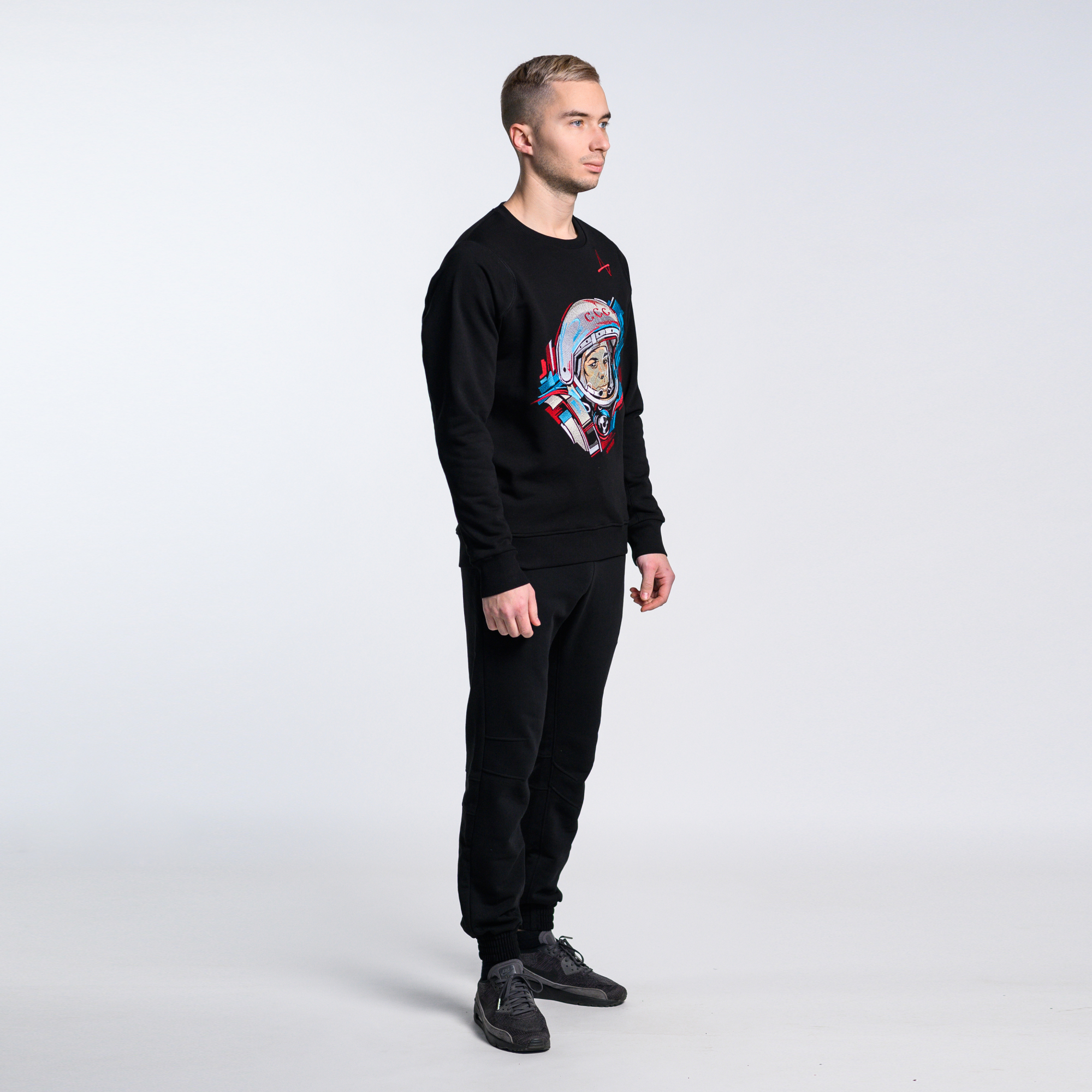 Свитшот Гагарин (вышивка)