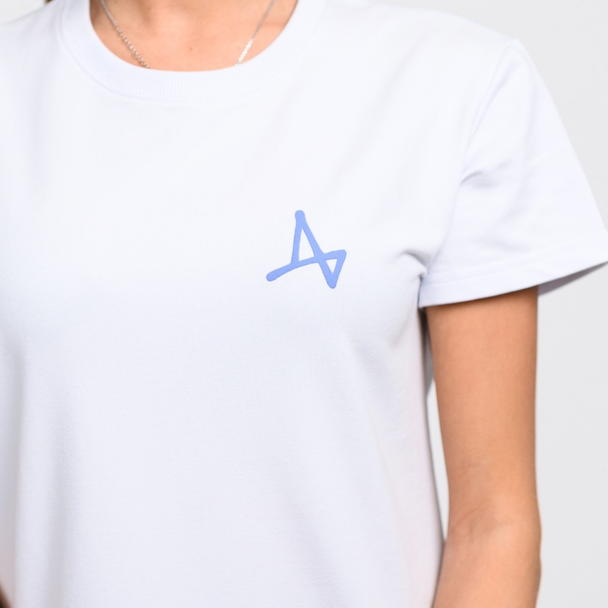 Платье футболка с птичкой