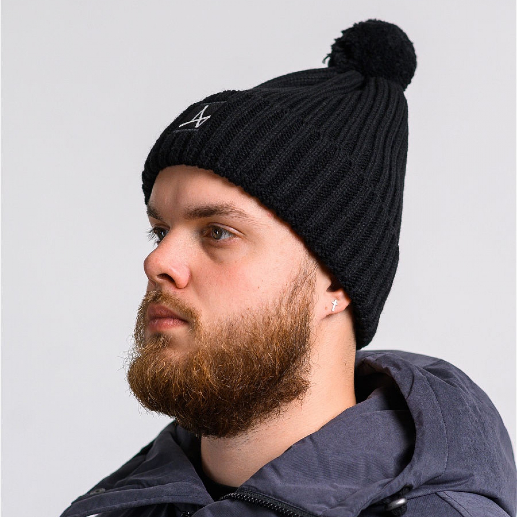 Шапка c помпоном