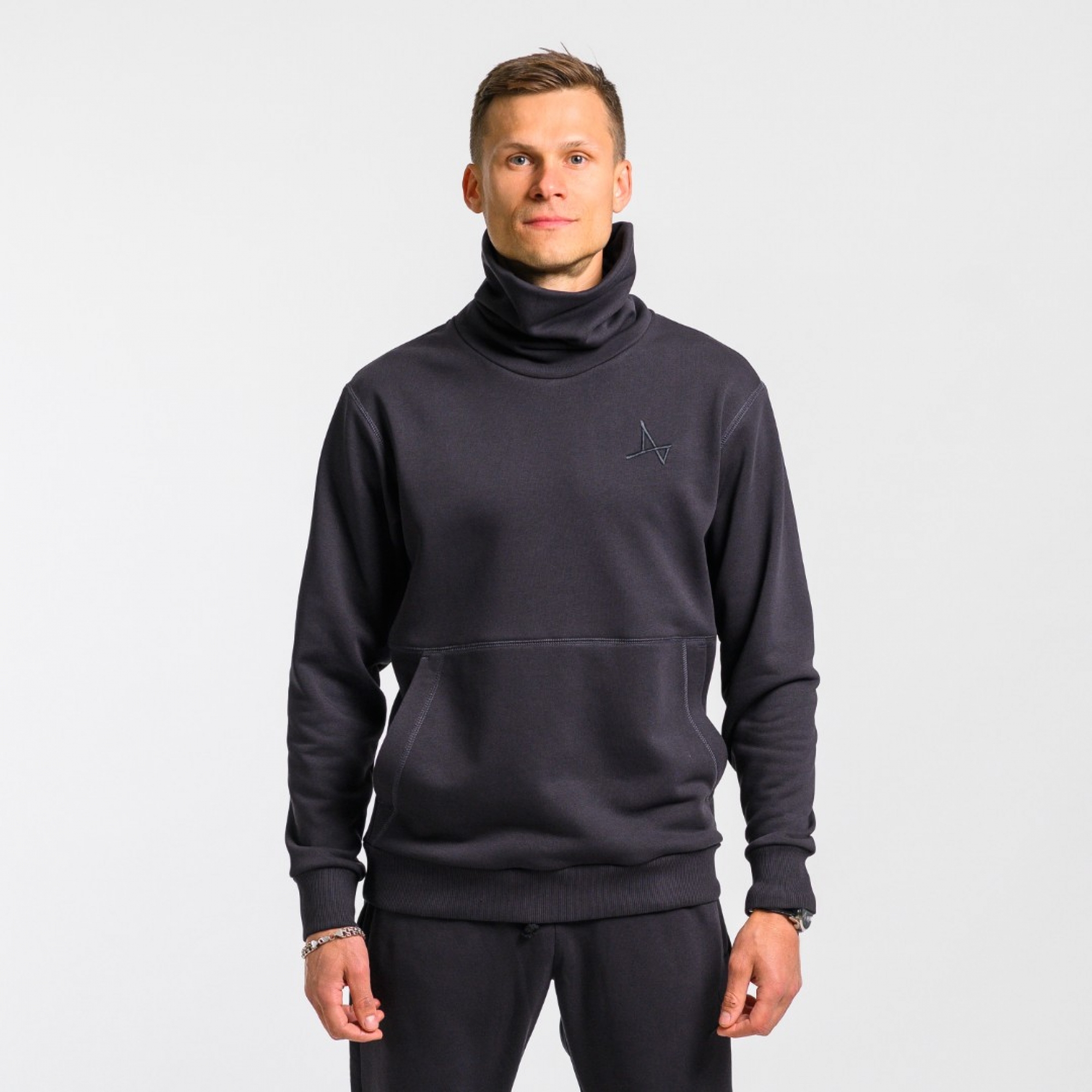 Свитшот с воротом