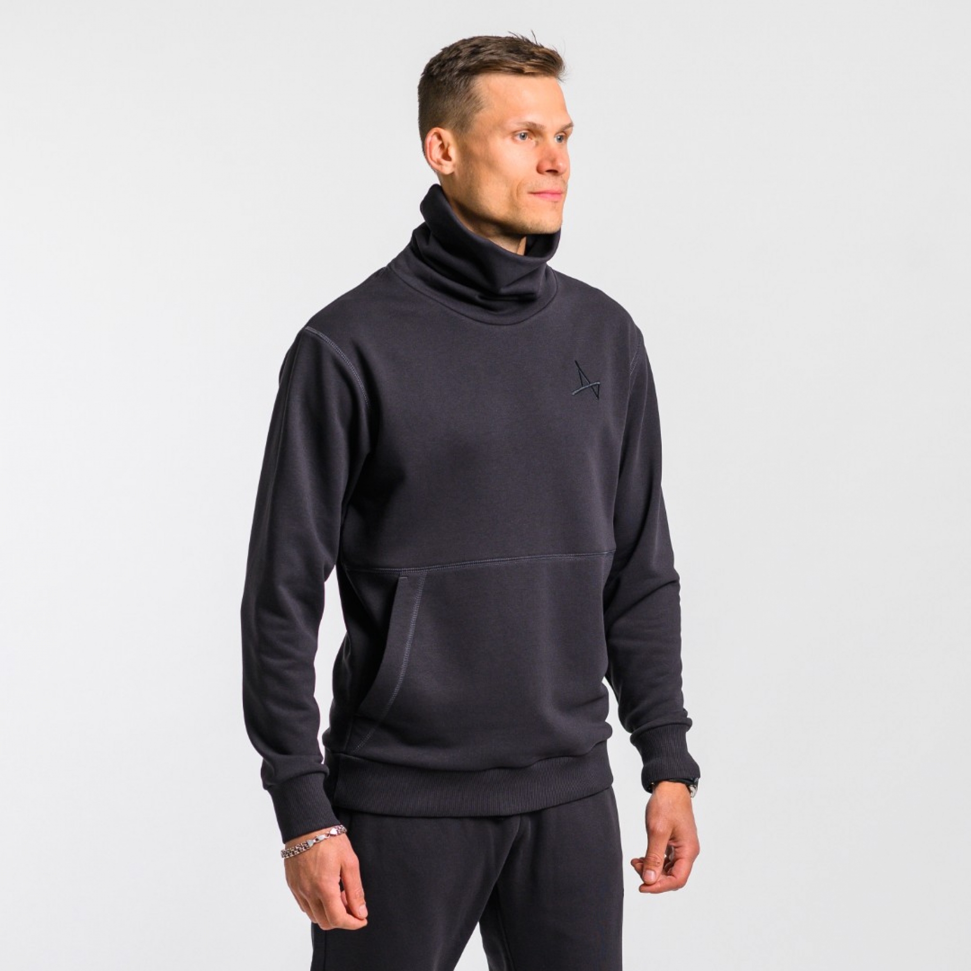 Свитшот с воротом