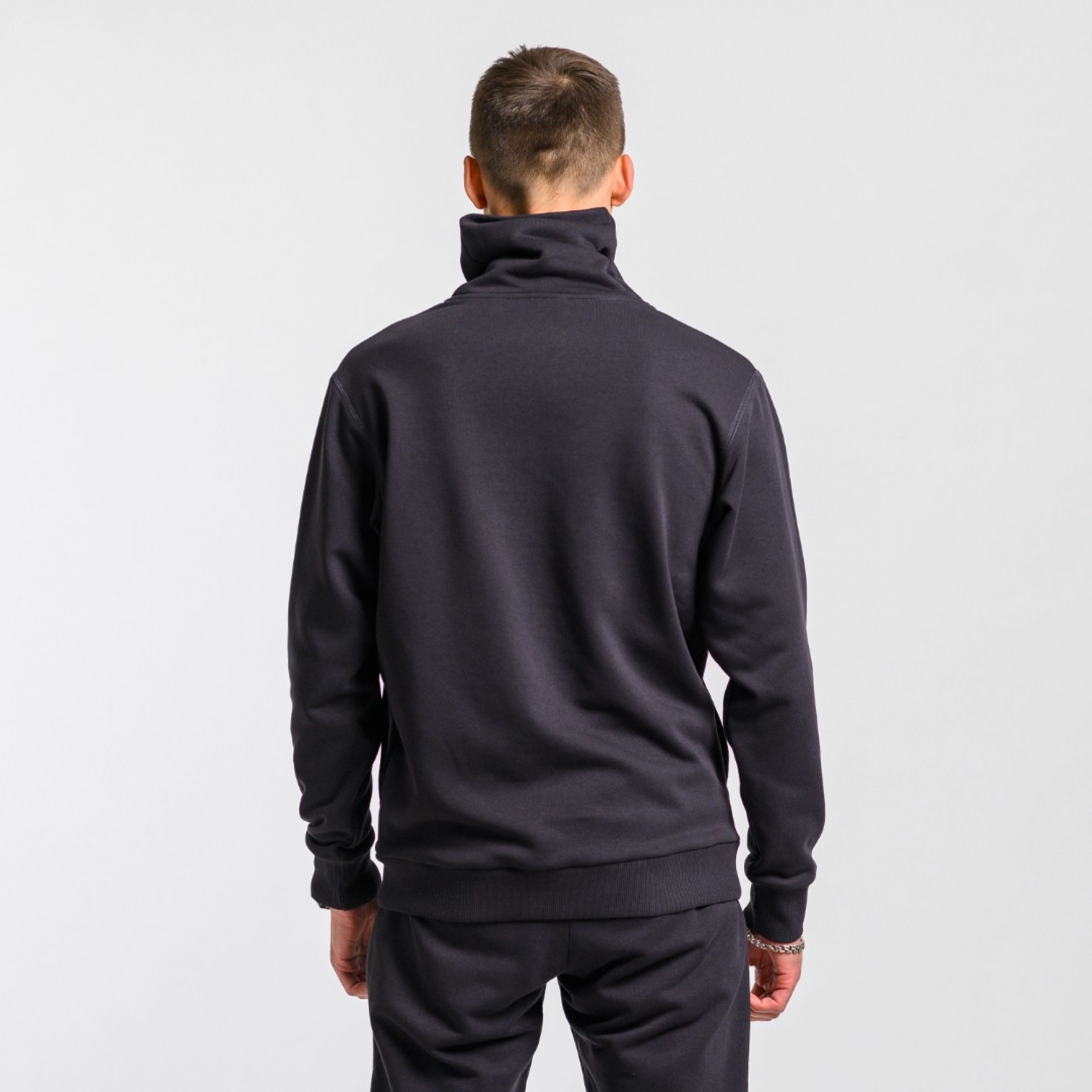 Свитшот с воротом