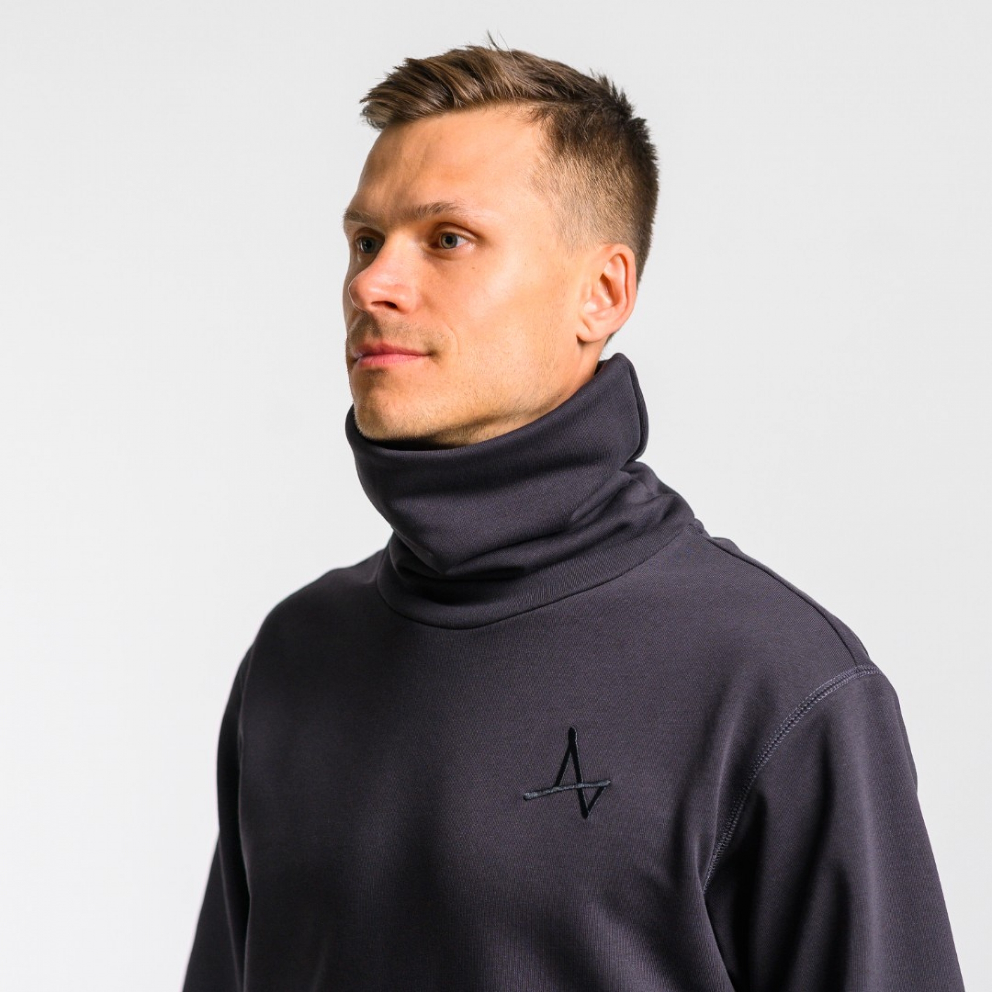 Свитшот с воротом