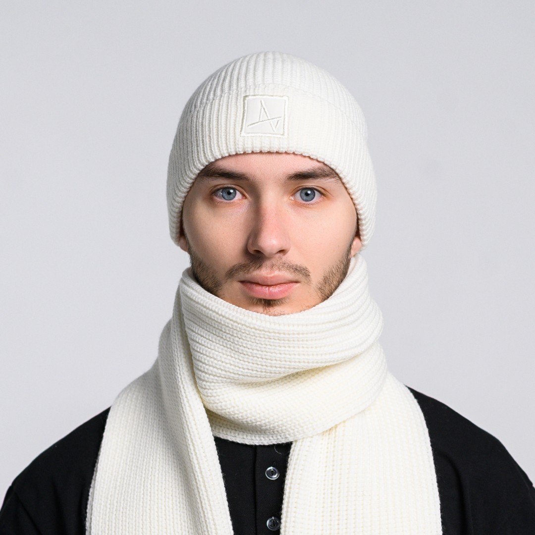 

Шапка Simple +, Молочный