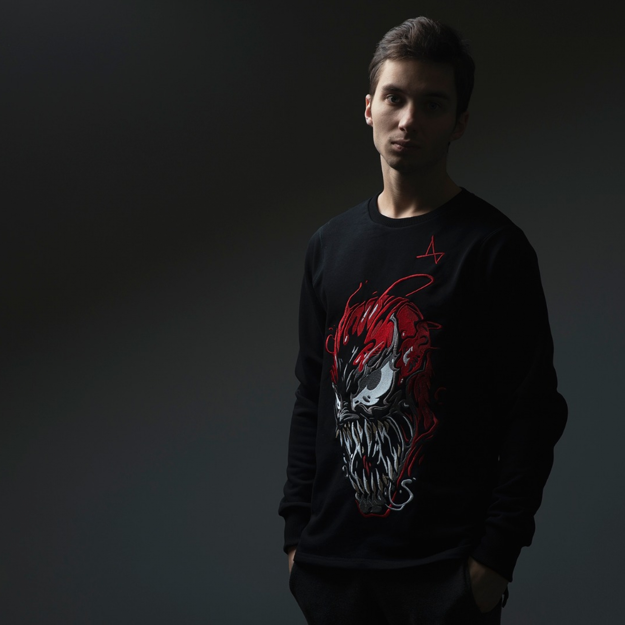 Свитшот Карнаж (вышивка)