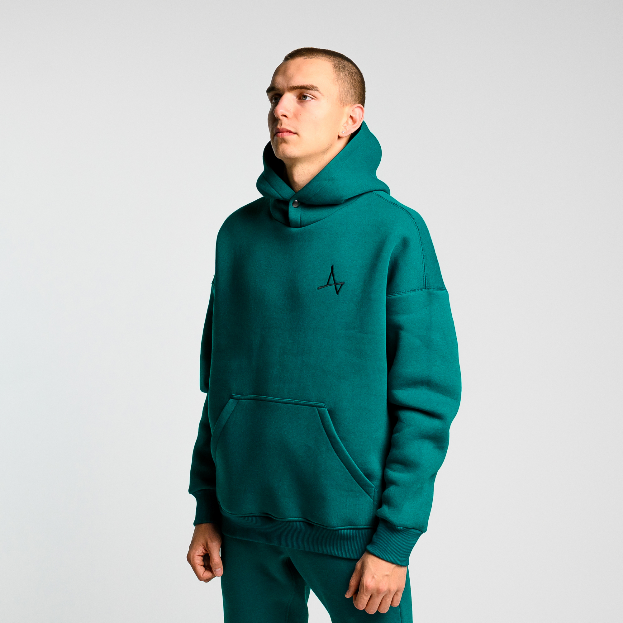 Утеплённое худи Simple c кнопкой