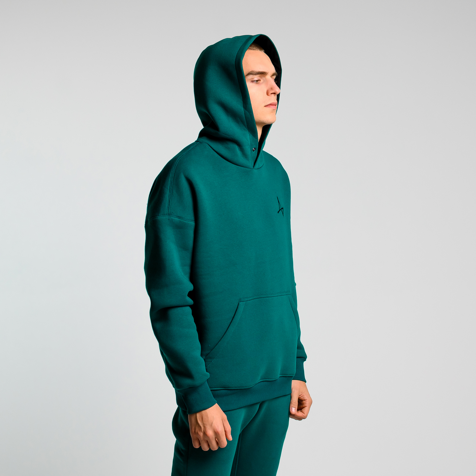 Утеплённое худи Simple c кнопкой