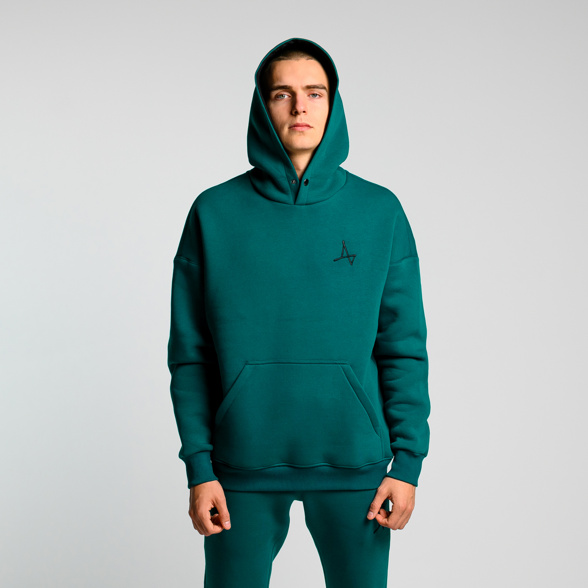 Утеплённое худи Simple c кнопкой