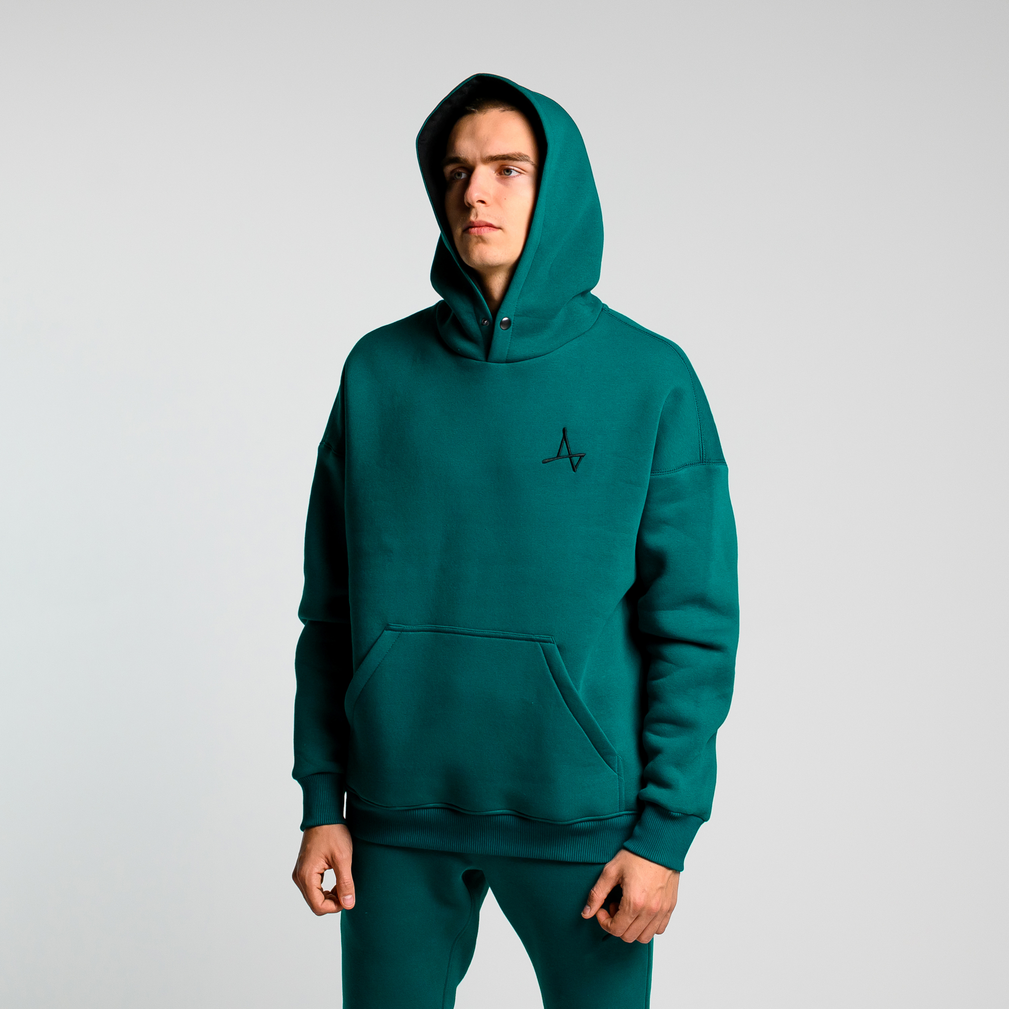 Утеплённое худи Simple c кнопкой