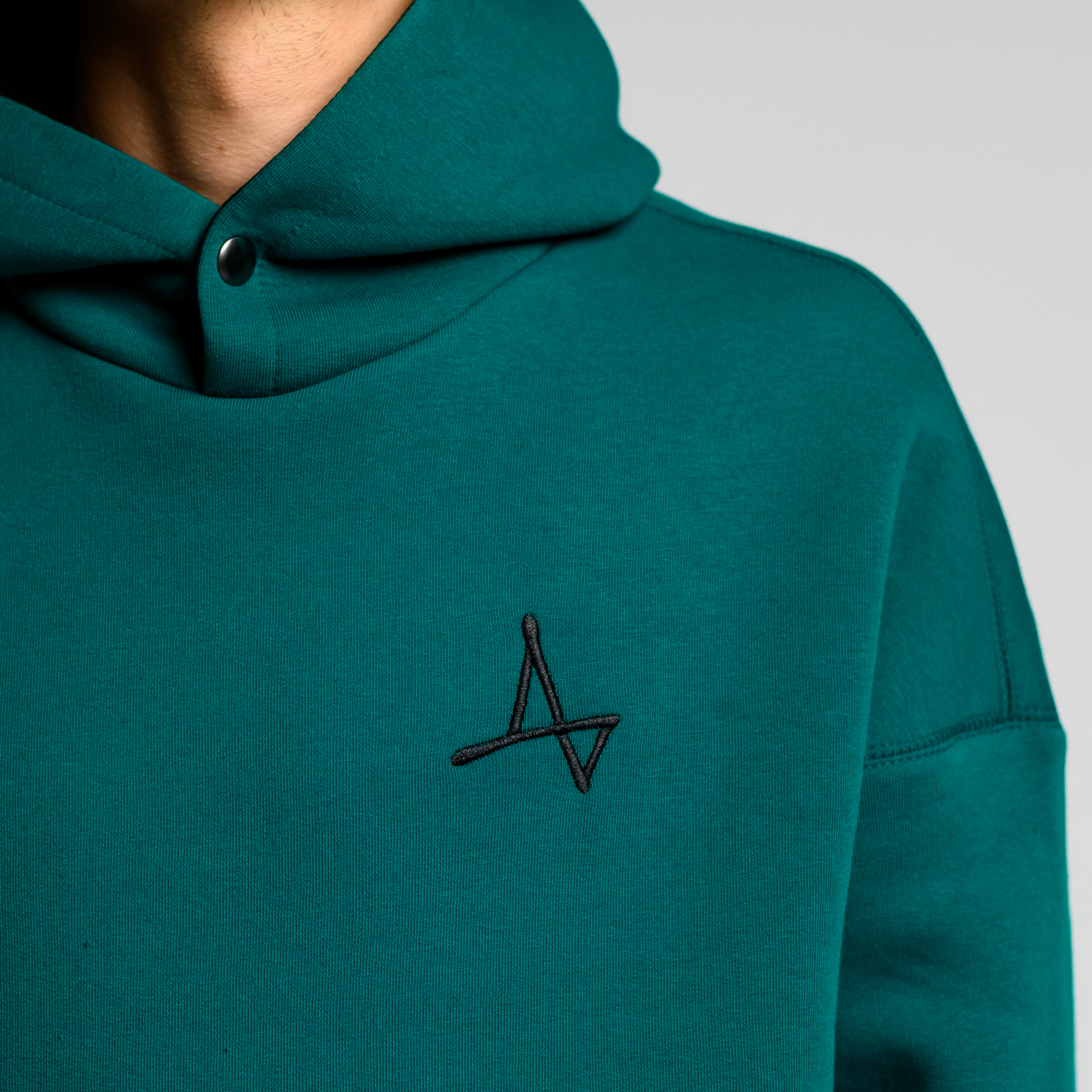 Утеплённое худи Simple c кнопкой