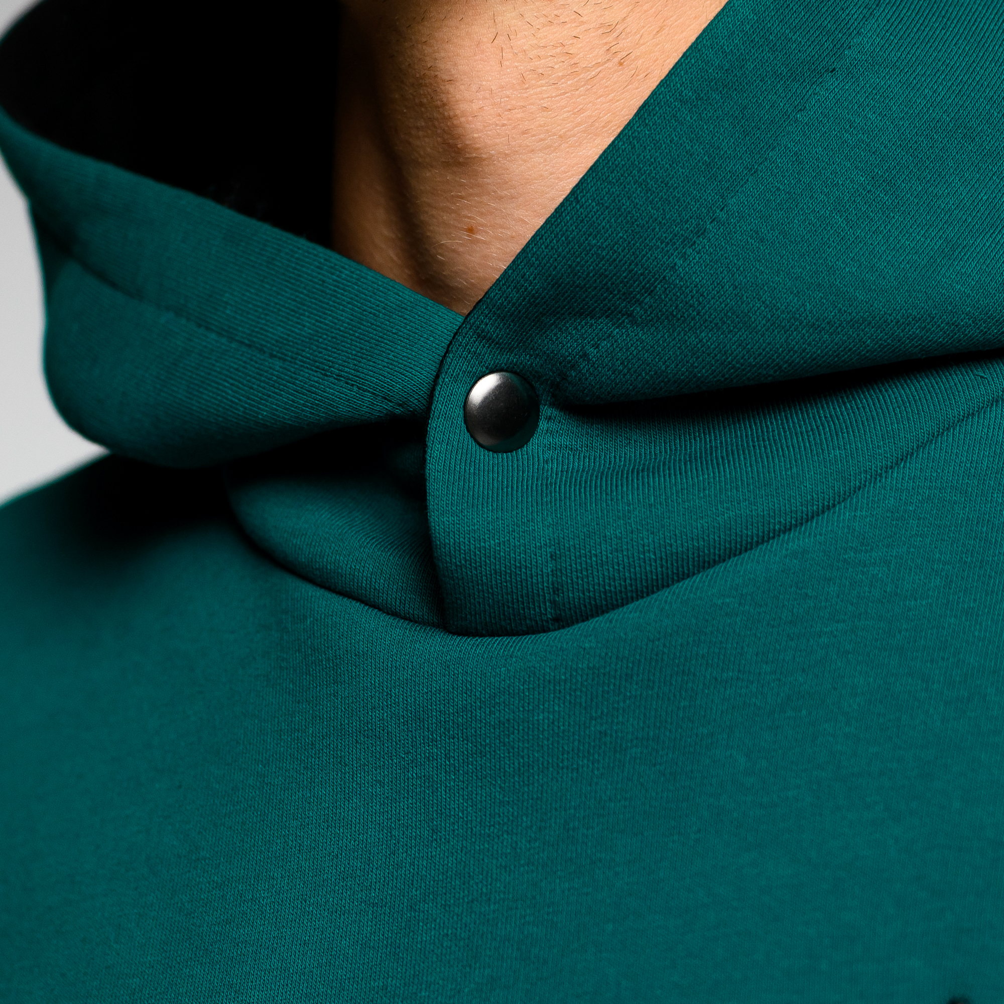 Утеплённое худи Simple c кнопкой