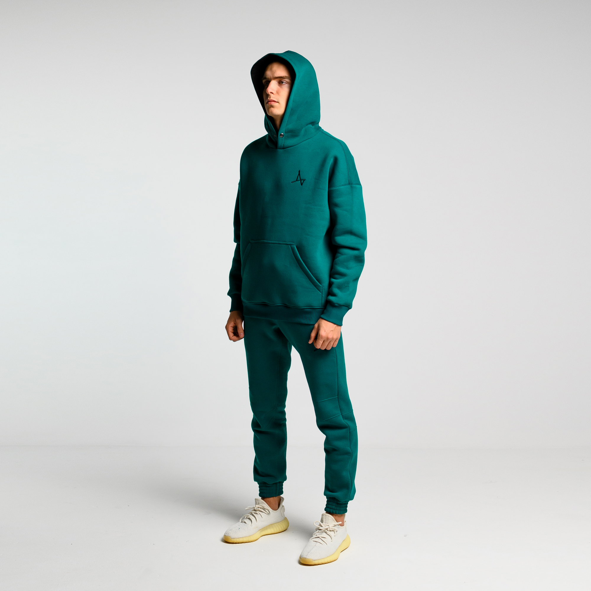 Утеплённое худи Simple c кнопкой