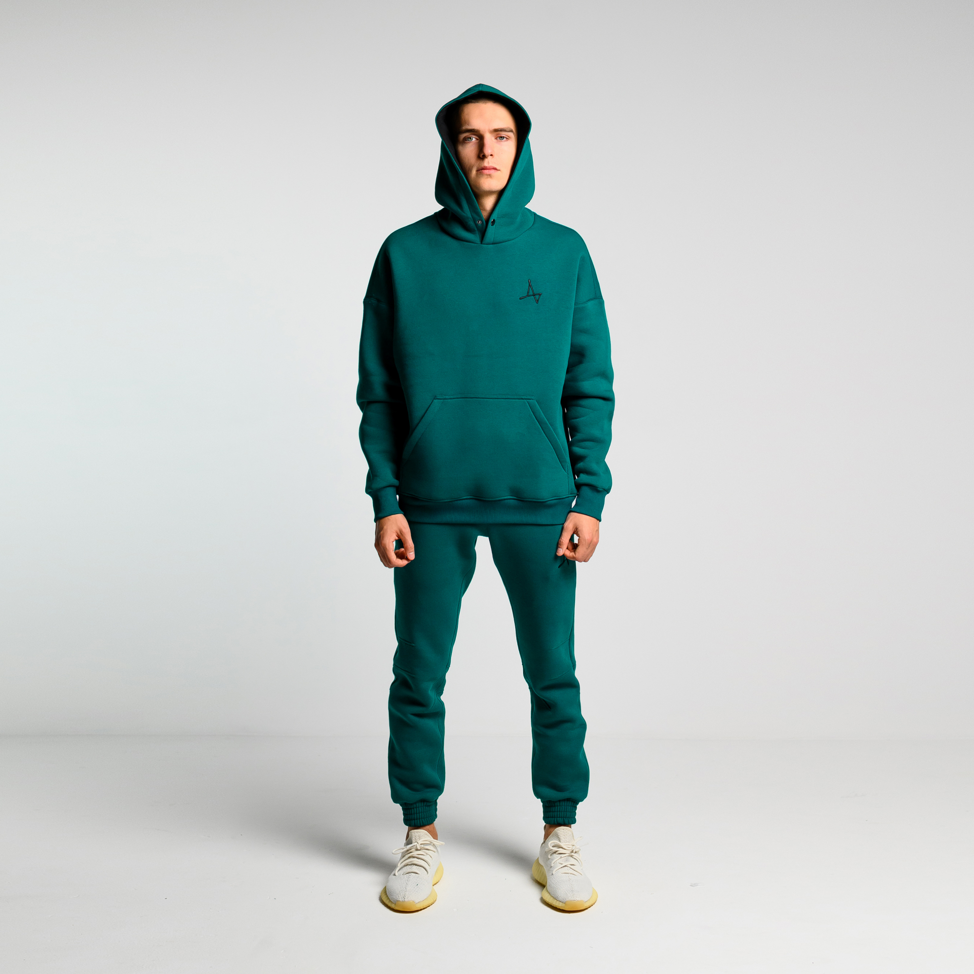 Утеплённое худи Simple c кнопкой