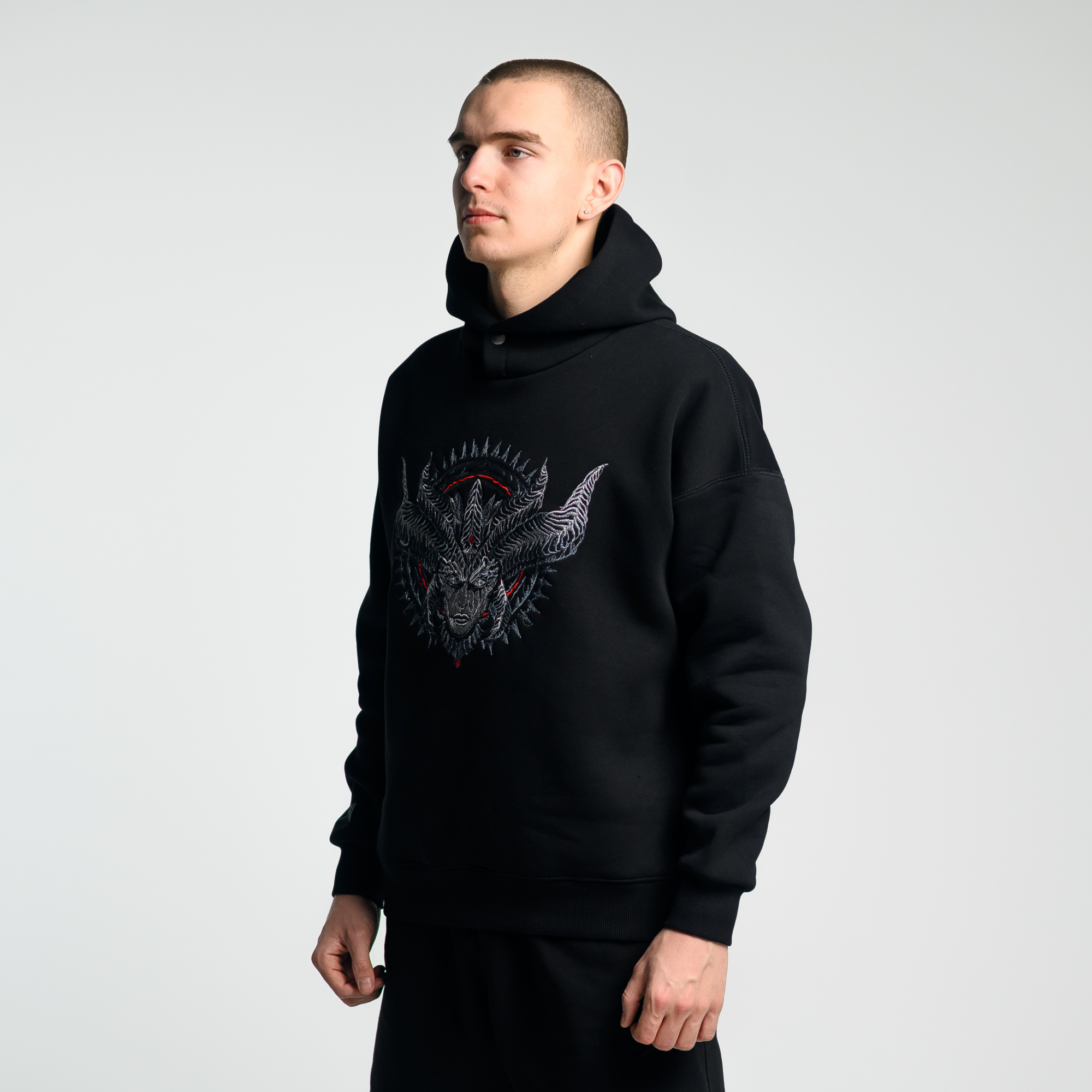 Утепленное худи с кнопкой Lilith