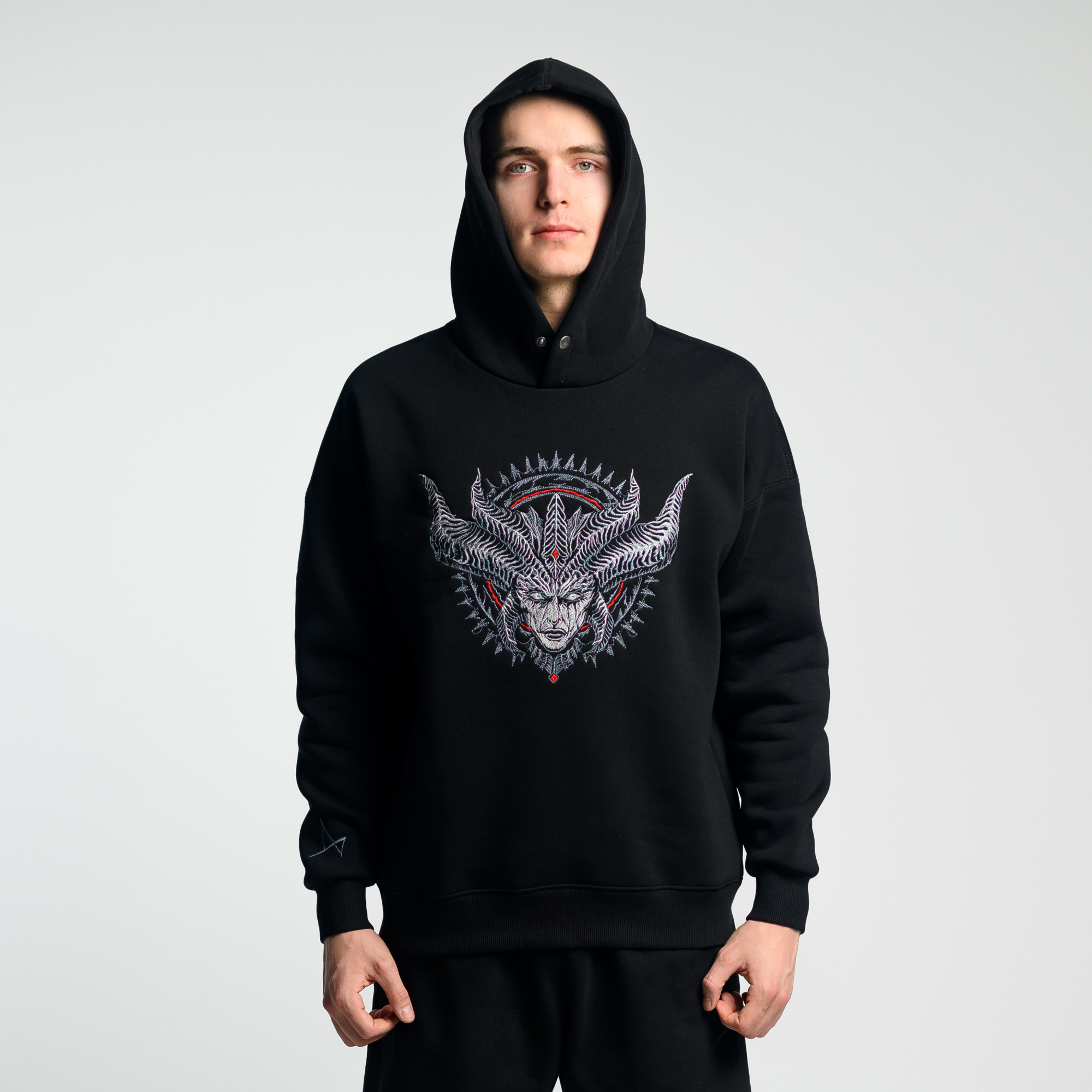 Утепленное худи с кнопкой Lilith