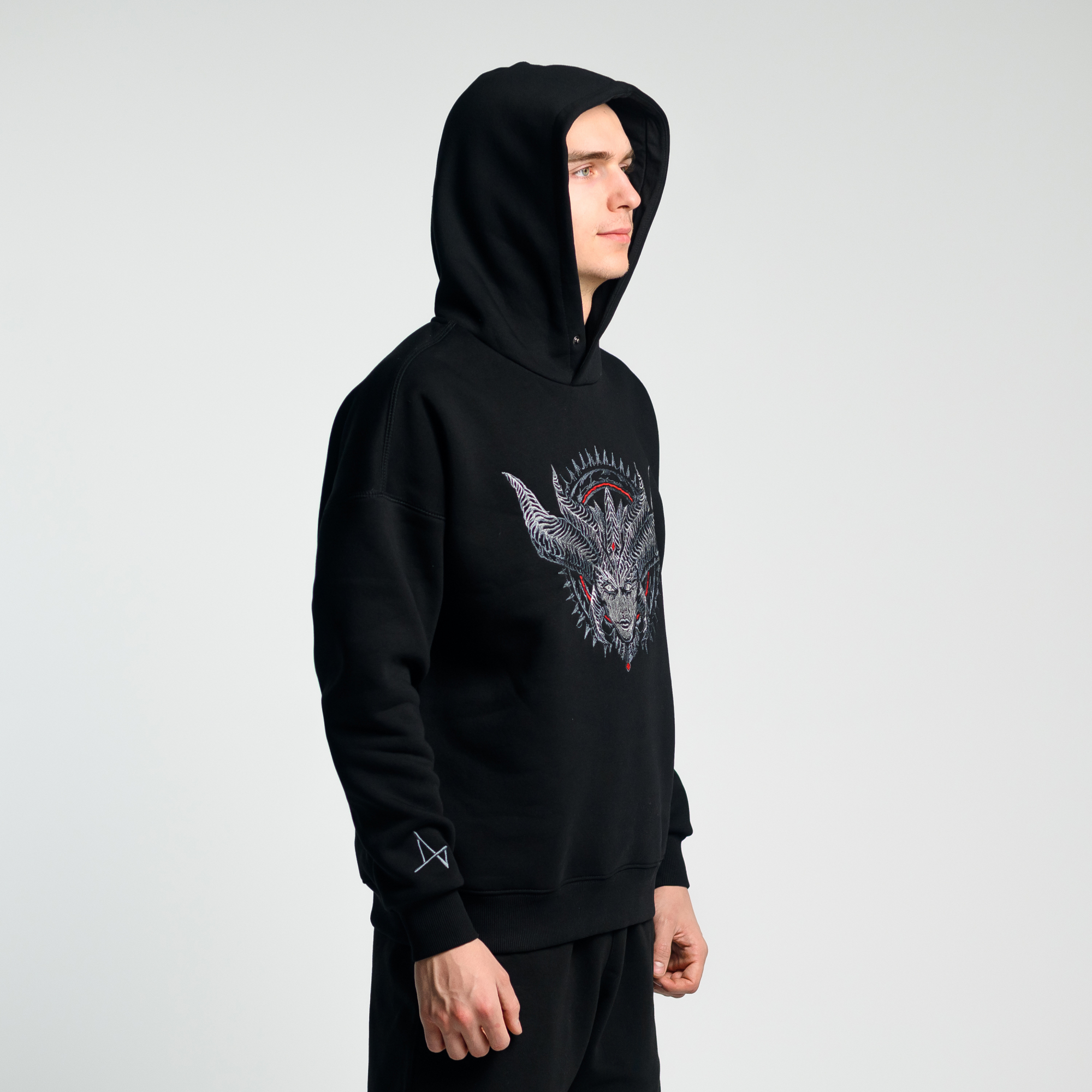 Утепленное худи с кнопкой Lilith