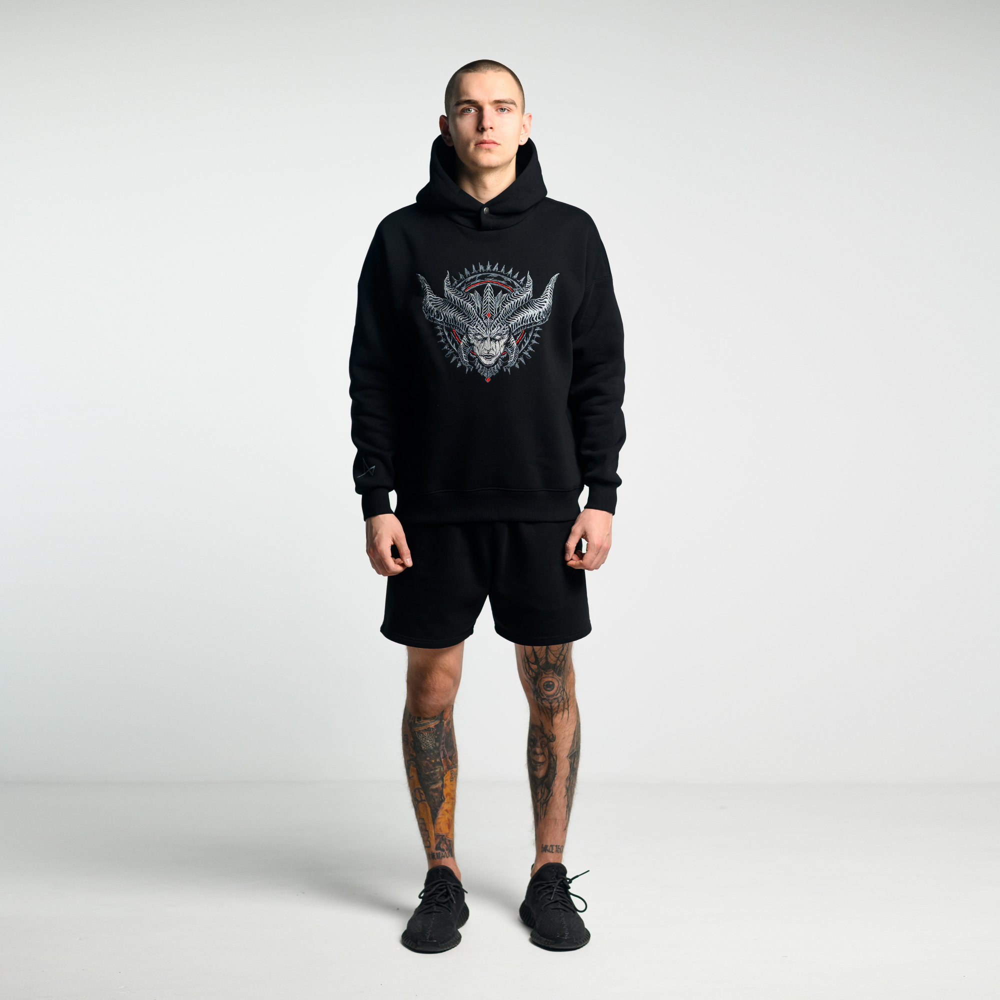 Утепленное худи с кнопкой Lilith