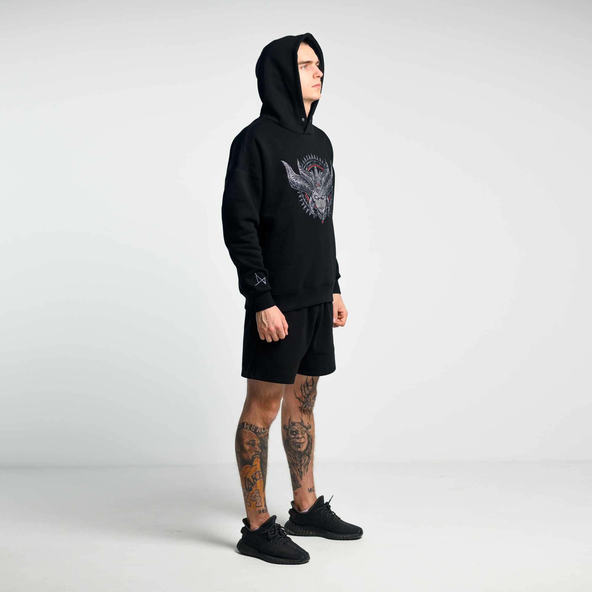 Утепленное худи с кнопкой Lilith