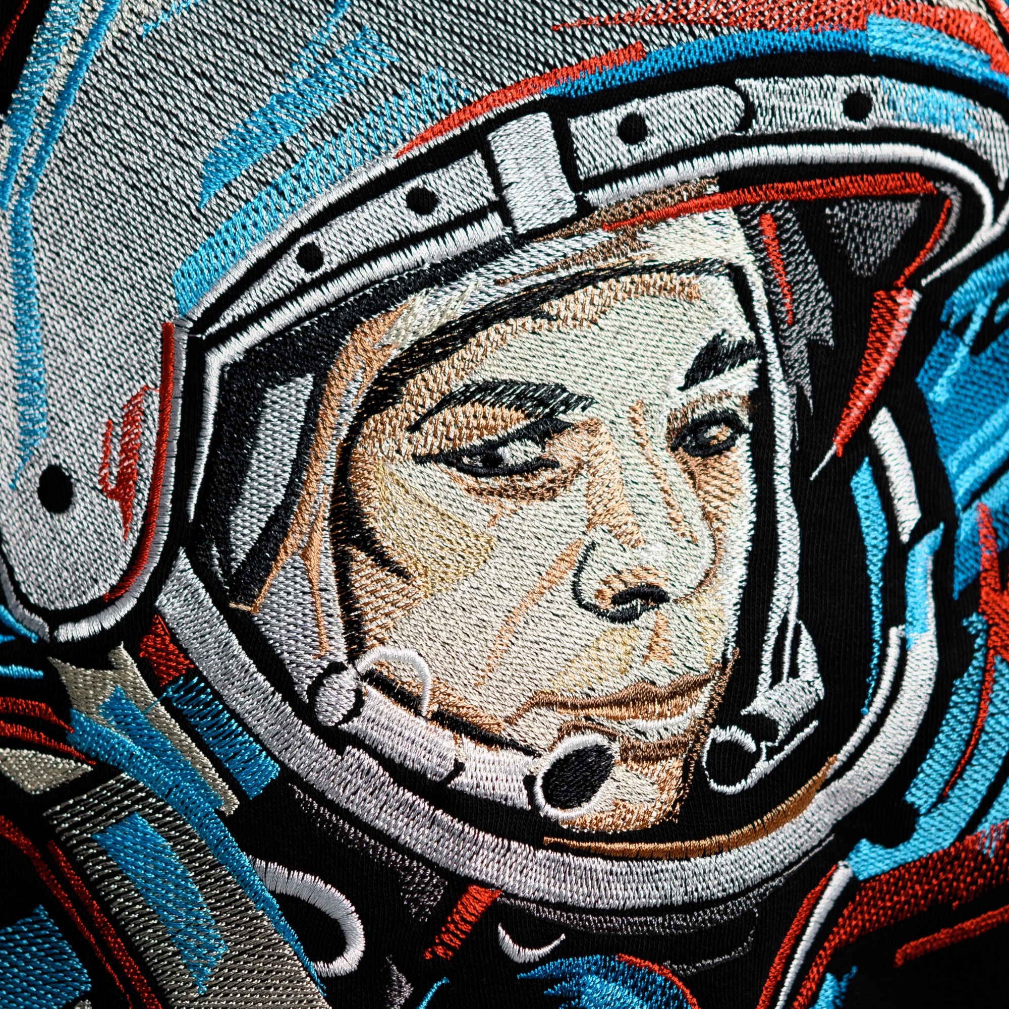 Утепленное худи с кнопкой Гагарин