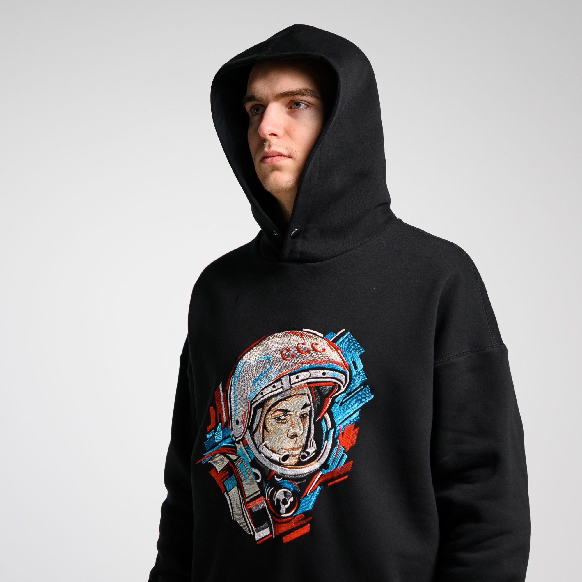 Утепленное худи с кнопкой Гагарин