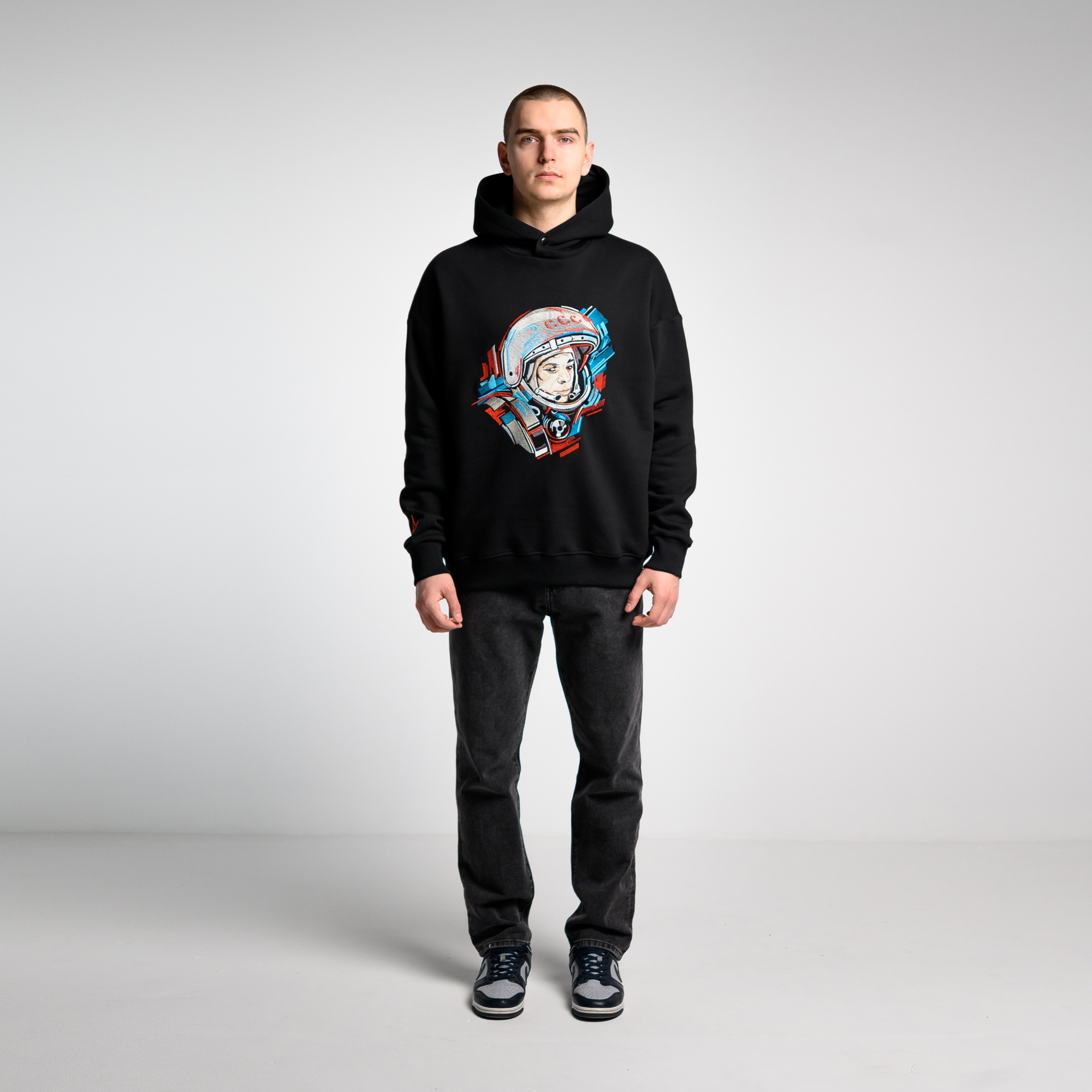 Утепленное худи с кнопкой Гагарин