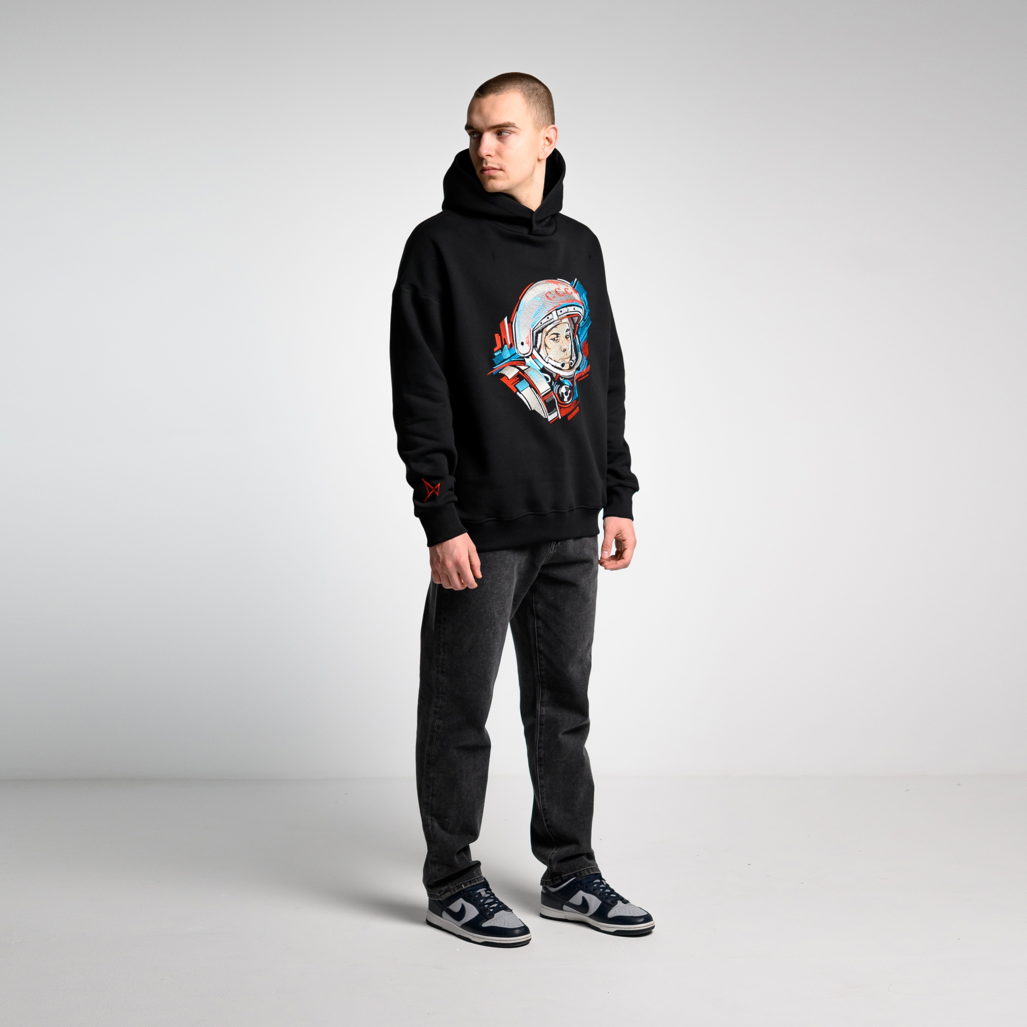 Утепленное худи с кнопкой Гагарин