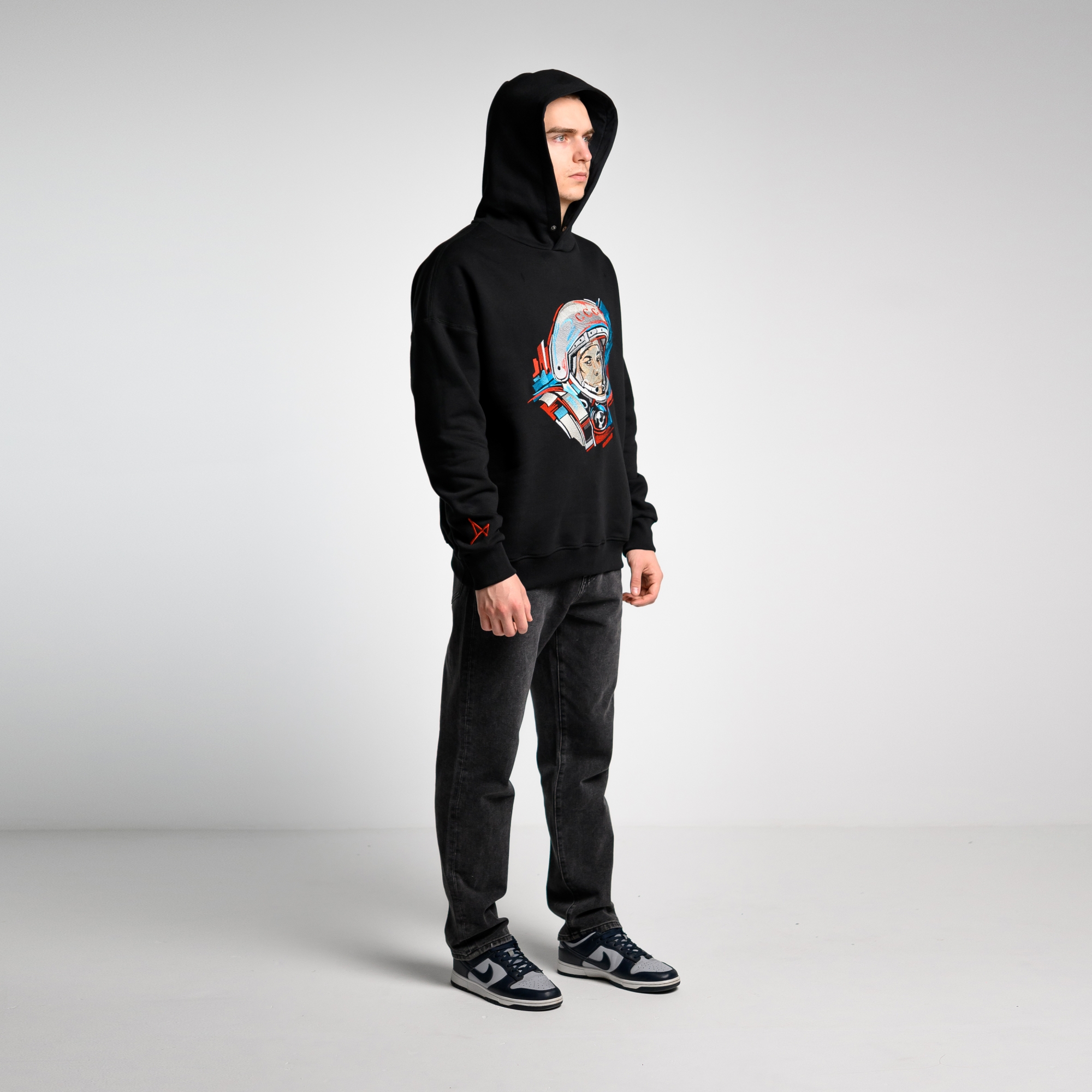 Утепленное худи с кнопкой Гагарин